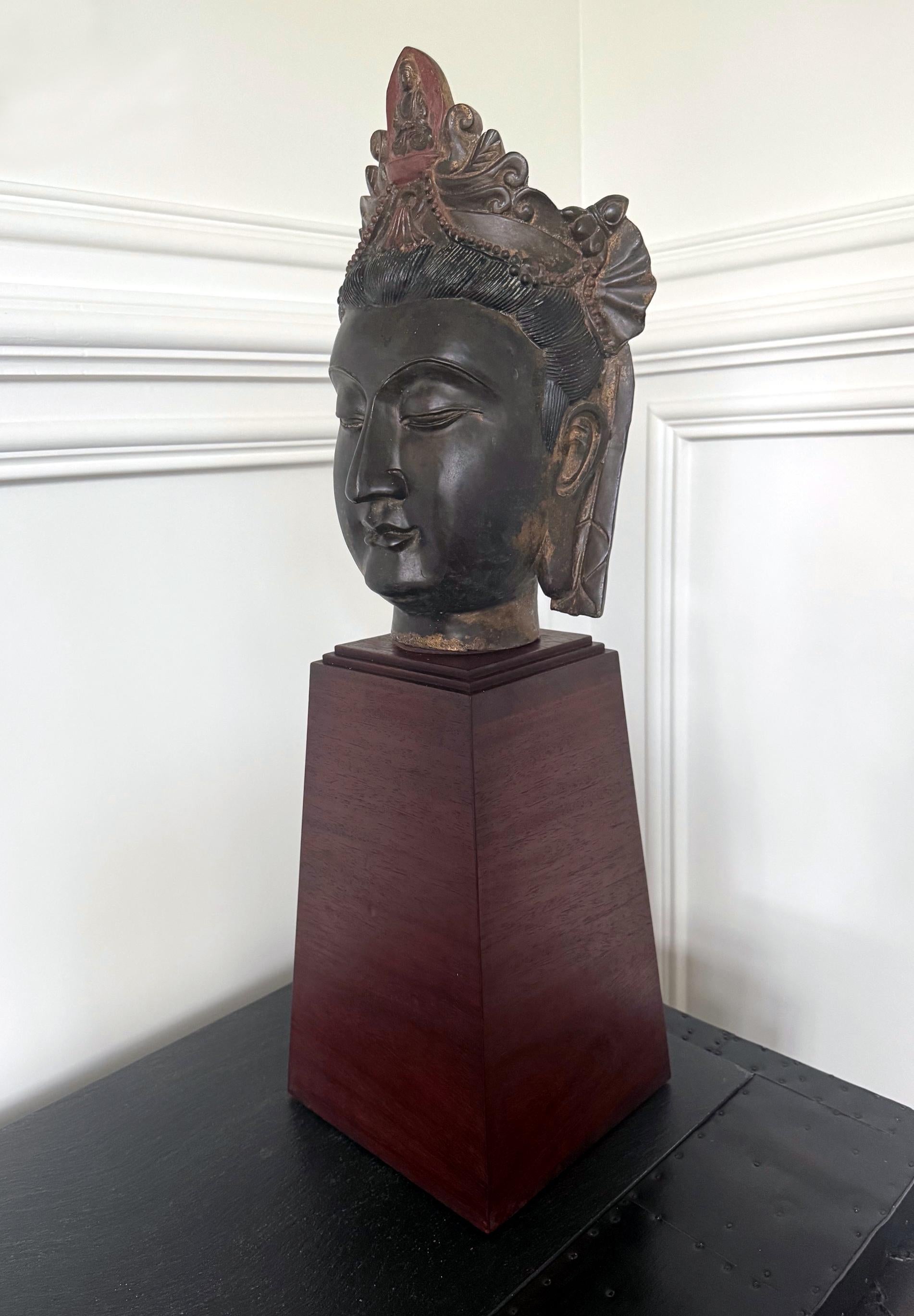 Cast Large Fine Bronze Head of Bodhisattva Avalokitesvara Qing Dynasty For Sale
