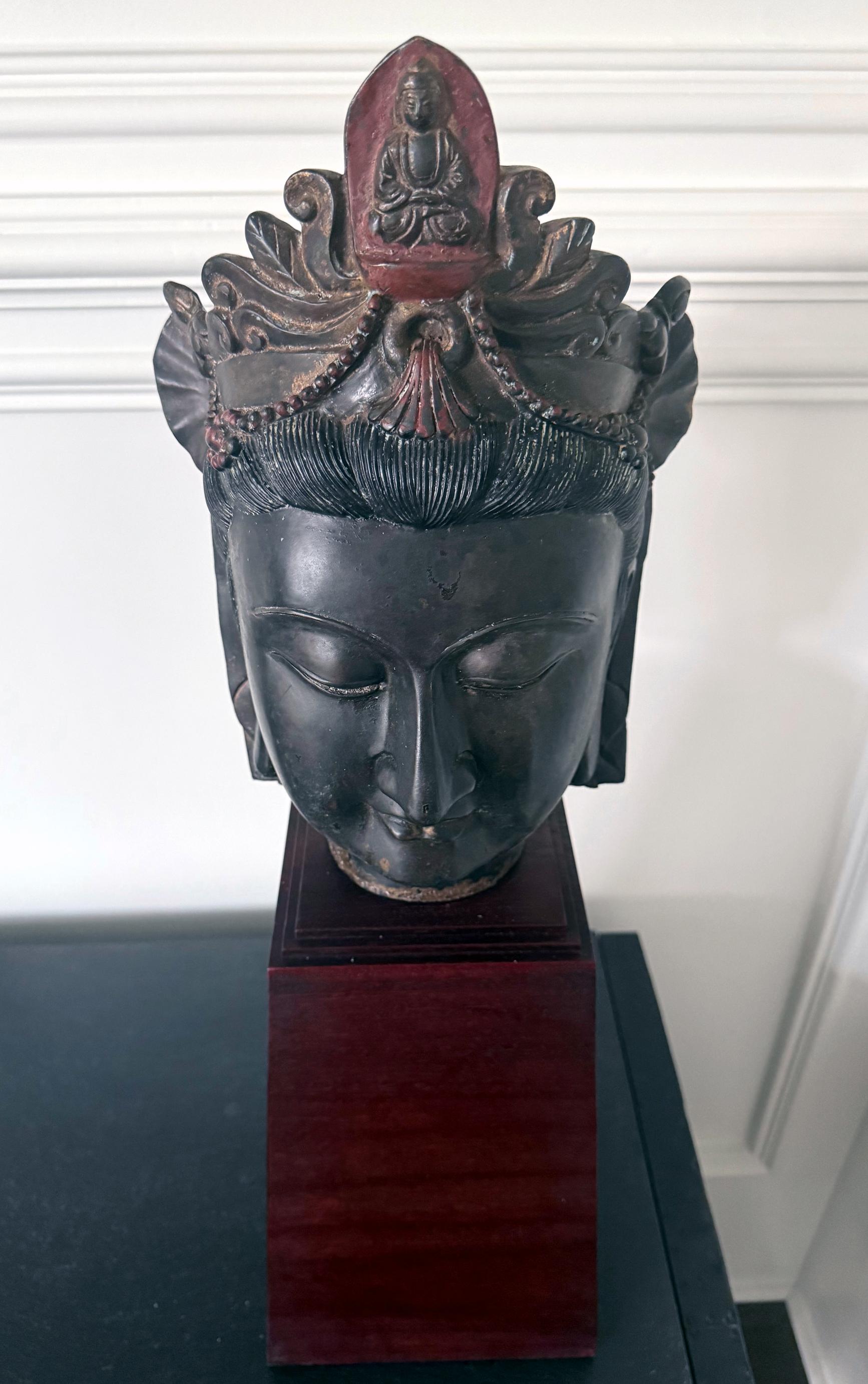 19th Century Large Fine Bronze Head of Bodhisattva Avalokitesvara Qing Dynasty For Sale