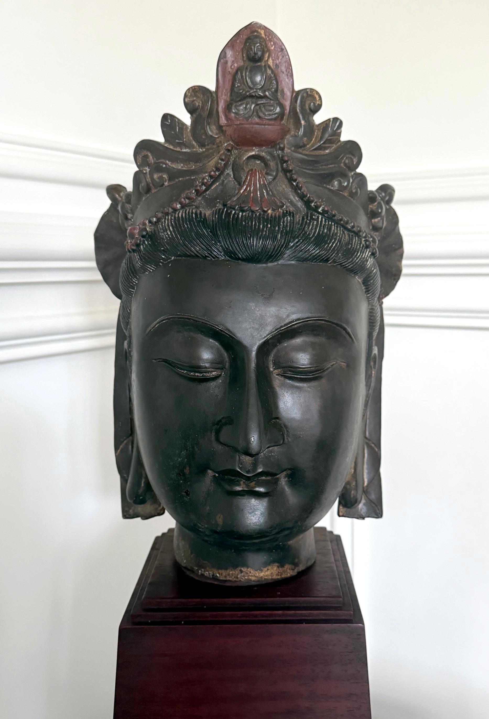 Large Fine Bronze Head of Bodhisattva Avalokitesvara Qing Dynasty For Sale 1