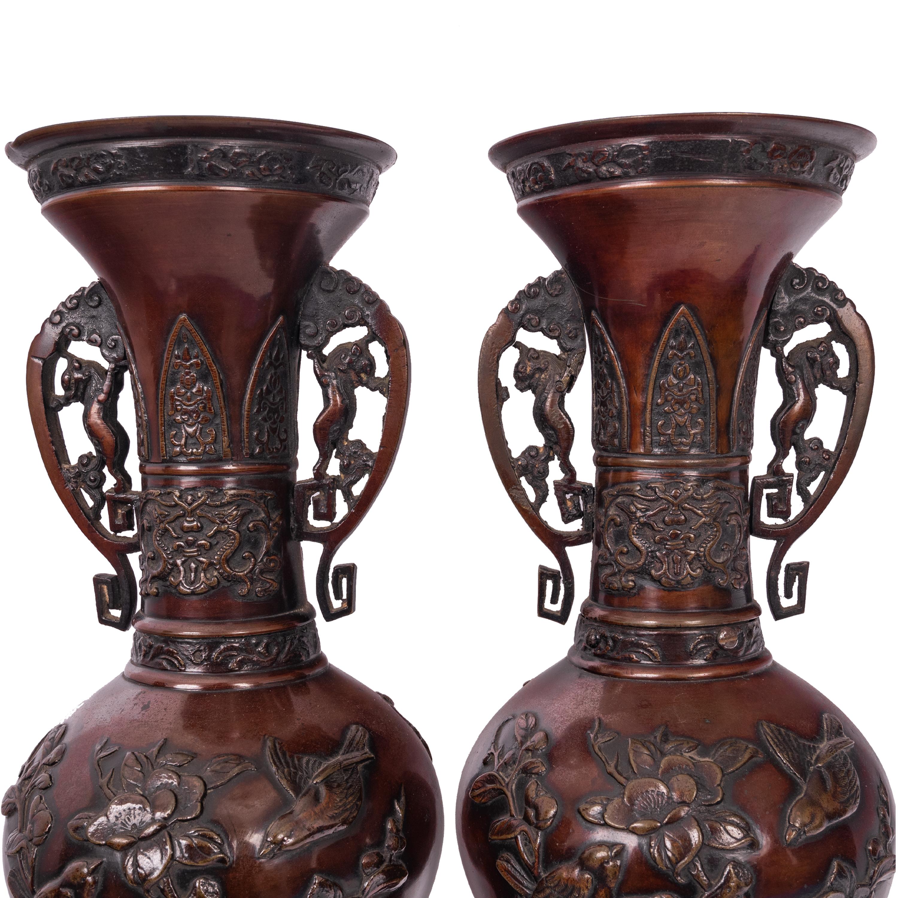 Large & Fine Pair of Antique Japanese Meiji Period Patinated Bronze Vases, 1890 In Good Condition In Portland, OR