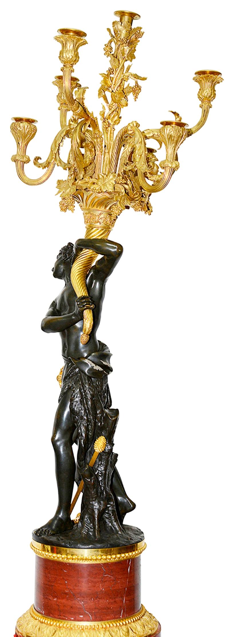 Großes Paar feiner Bronze-Kandelaber im Louis-XVI.-Stil, um 1860 (19. Jahrhundert) im Angebot