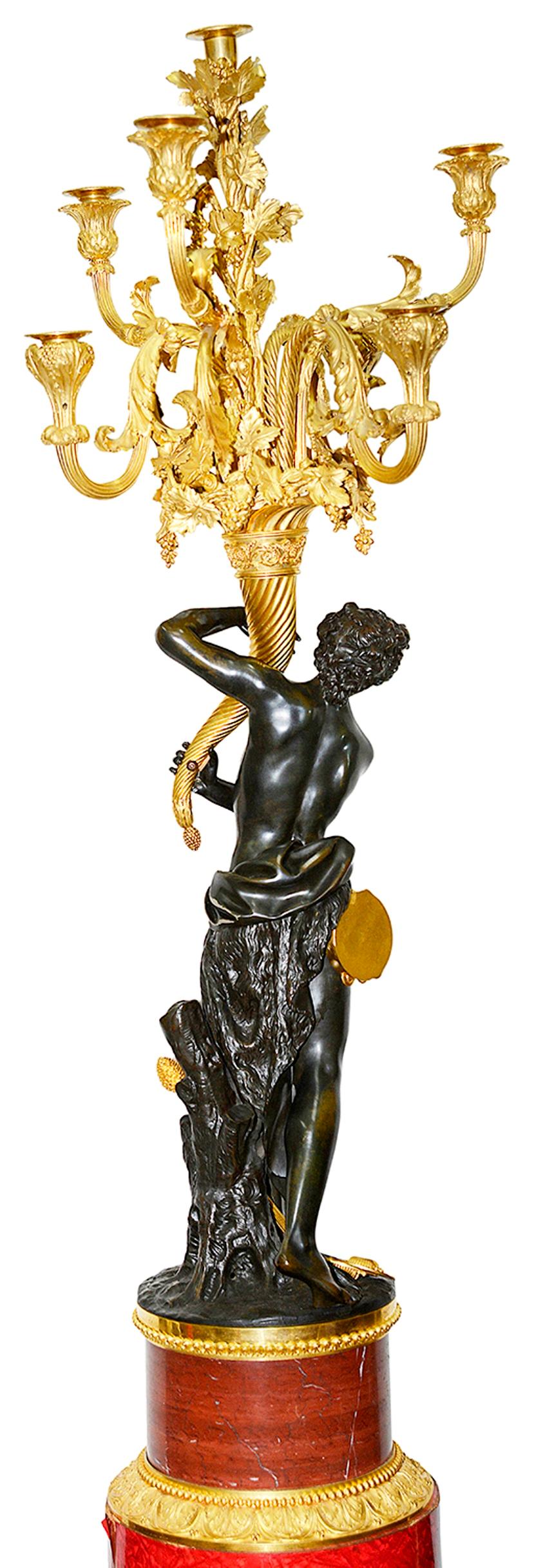 Großes Paar feiner Bronze-Kandelaber im Louis-XVI.-Stil, um 1860 im Angebot 1