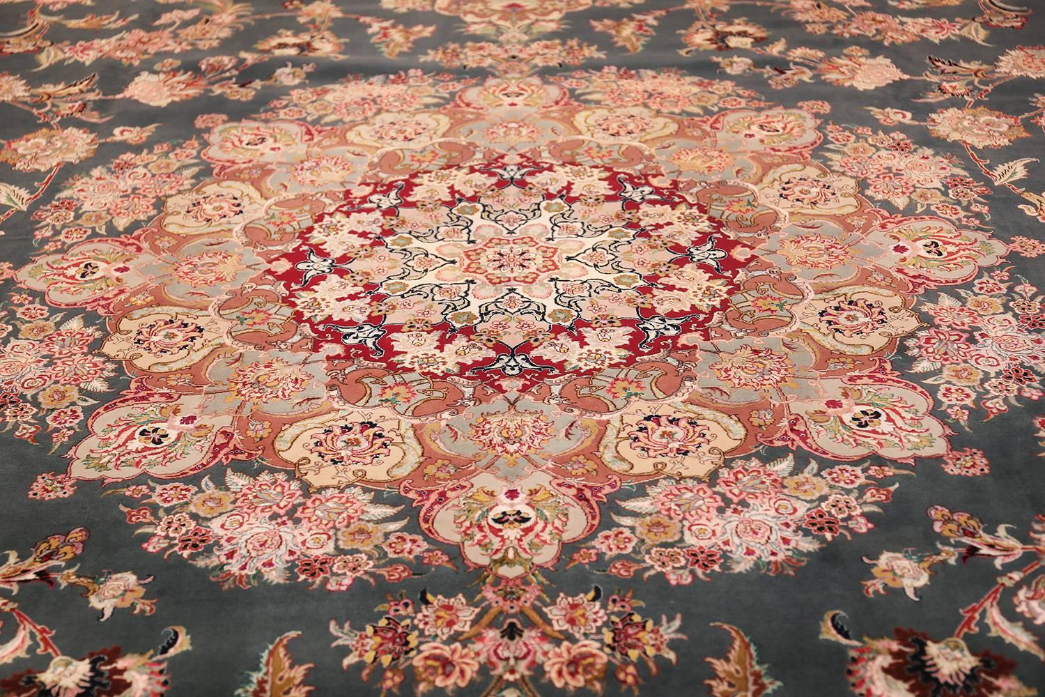 Magnifique grand tapis persan Tabriz vintage, pays d'origine / type de tapis : Tapis persan Vintage, vers la fin du 20e siècle. Taille : 11 ft 6 in x 17 ft 1 in (3.51 m x 5.21 m)


