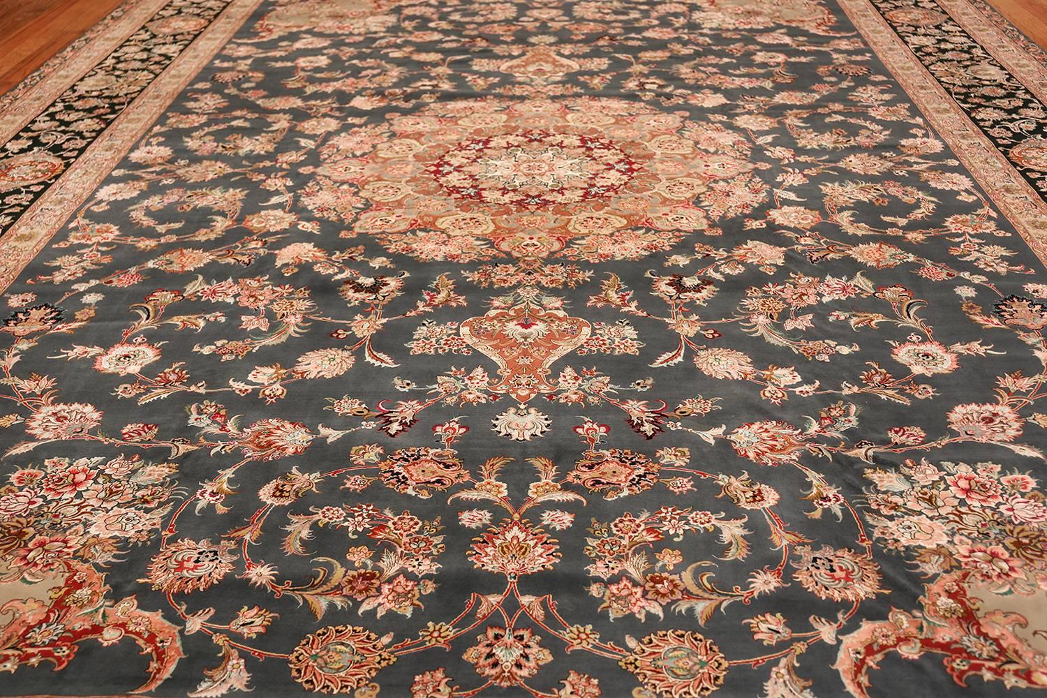 Hand-Knotted Vintage Tabriz Persian Rug. Size: 11 ft 6 in x 17 ft 1 in  For Sale