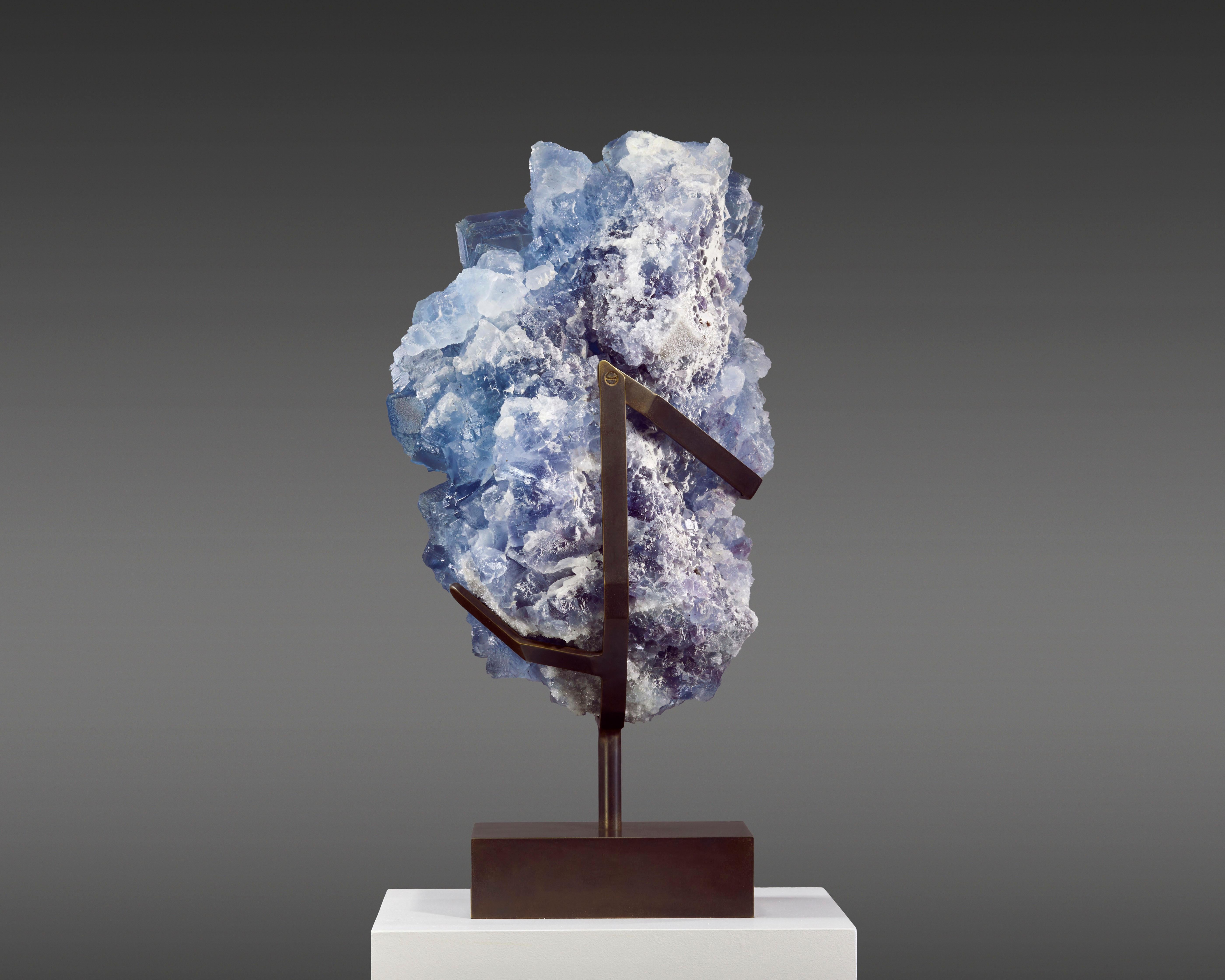 Rock Crystal Large finest blue-purple fluorite For Sale