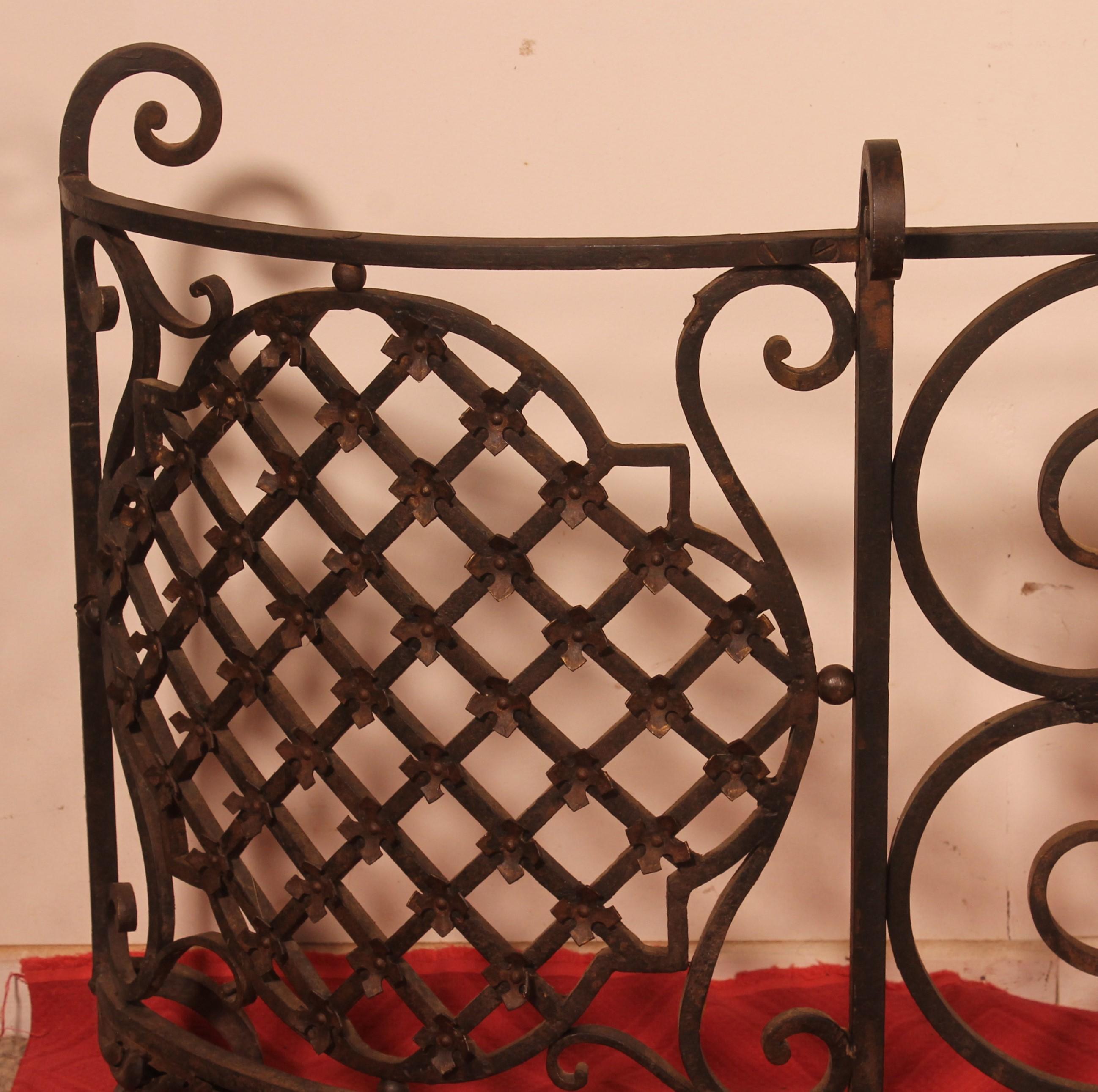 Large Fire Place Screen Or Firewall In Wrought Iron-19th Century In Good Condition For Sale In Brussels, Brussels
