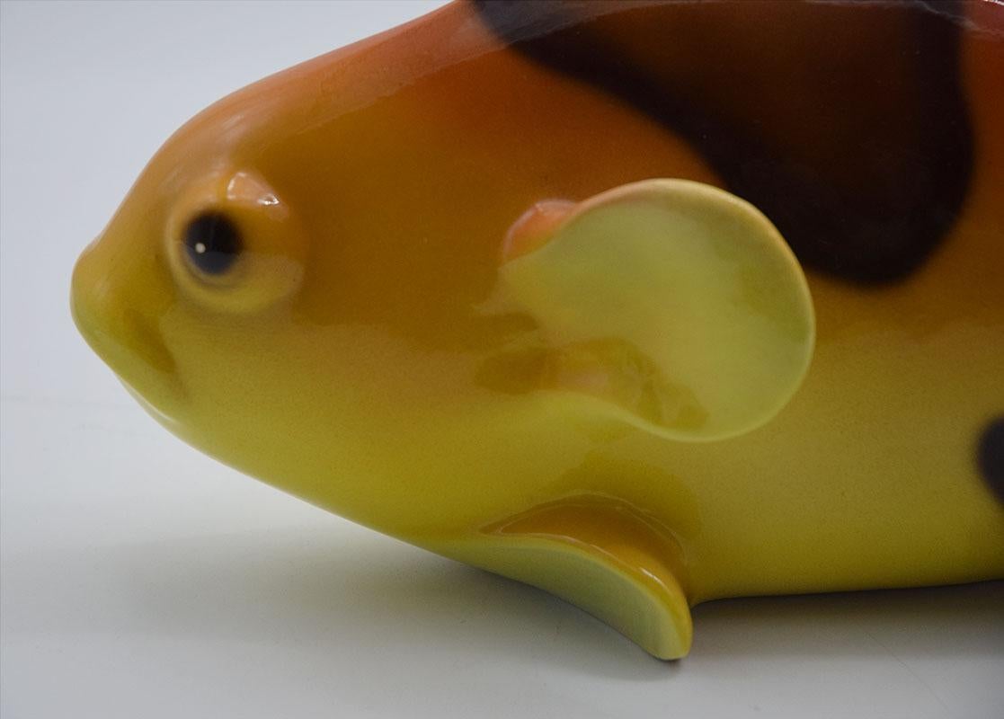 Großer Fisch aus glasierter Keramik, 1960er Jahre, italienische Produktion im Angebot 3