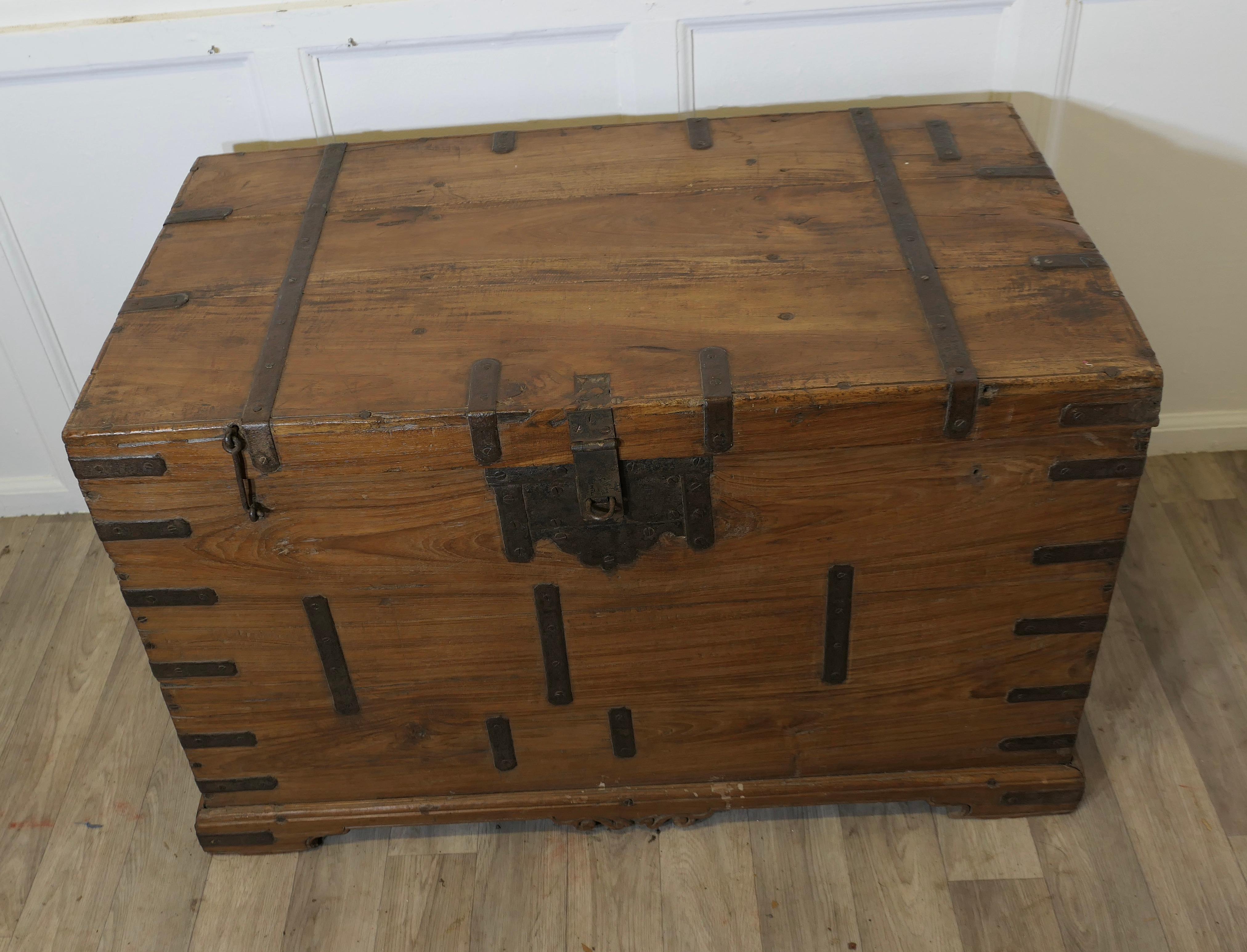 Country Large Fitted Iron Banded Merchants Chest  This is a large heavy and very strong For Sale