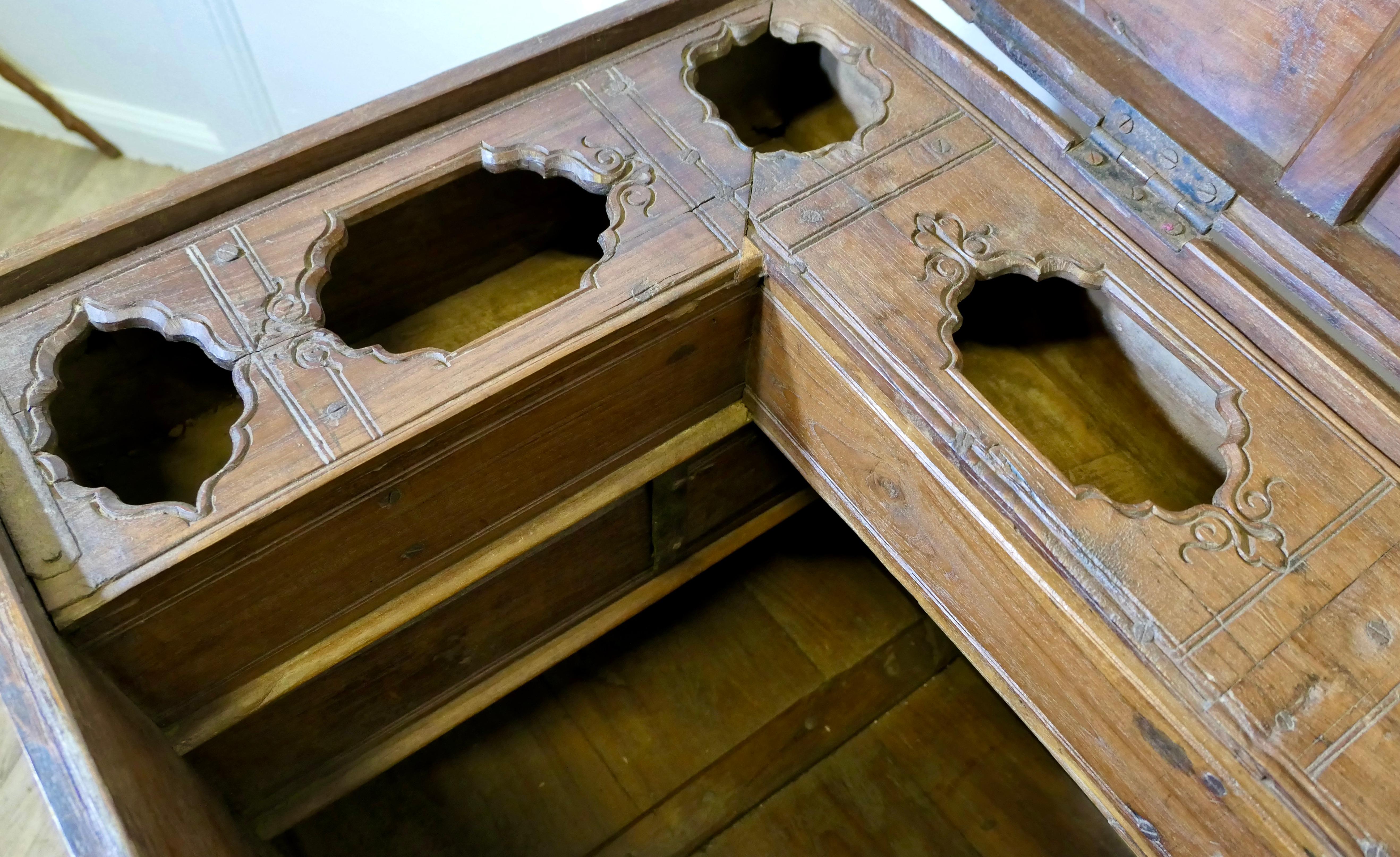 Large Fitted Iron Banded Merchants Chest  This is a large heavy and very strong For Sale 2