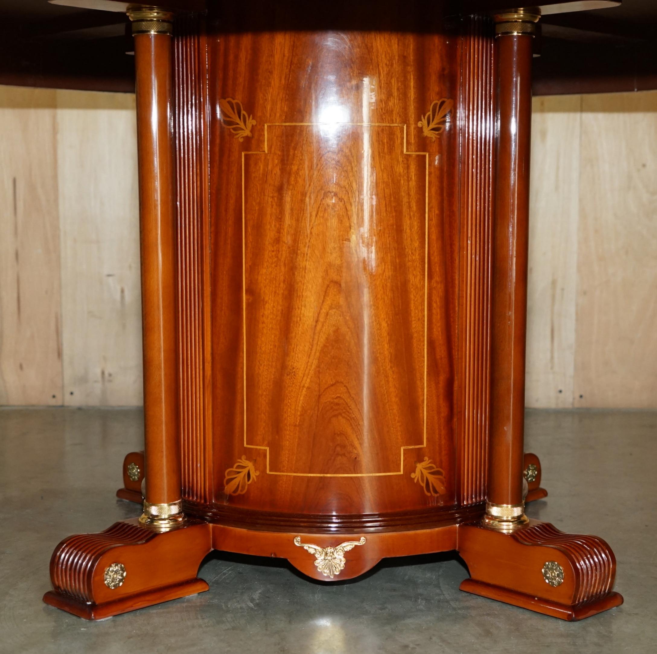 Grande table de salle à manger à gradation HARDWOOD pour 6 à 8 personnes avec incrustation de motifs grecs Bon état - En vente à West Sussex, Pulborough