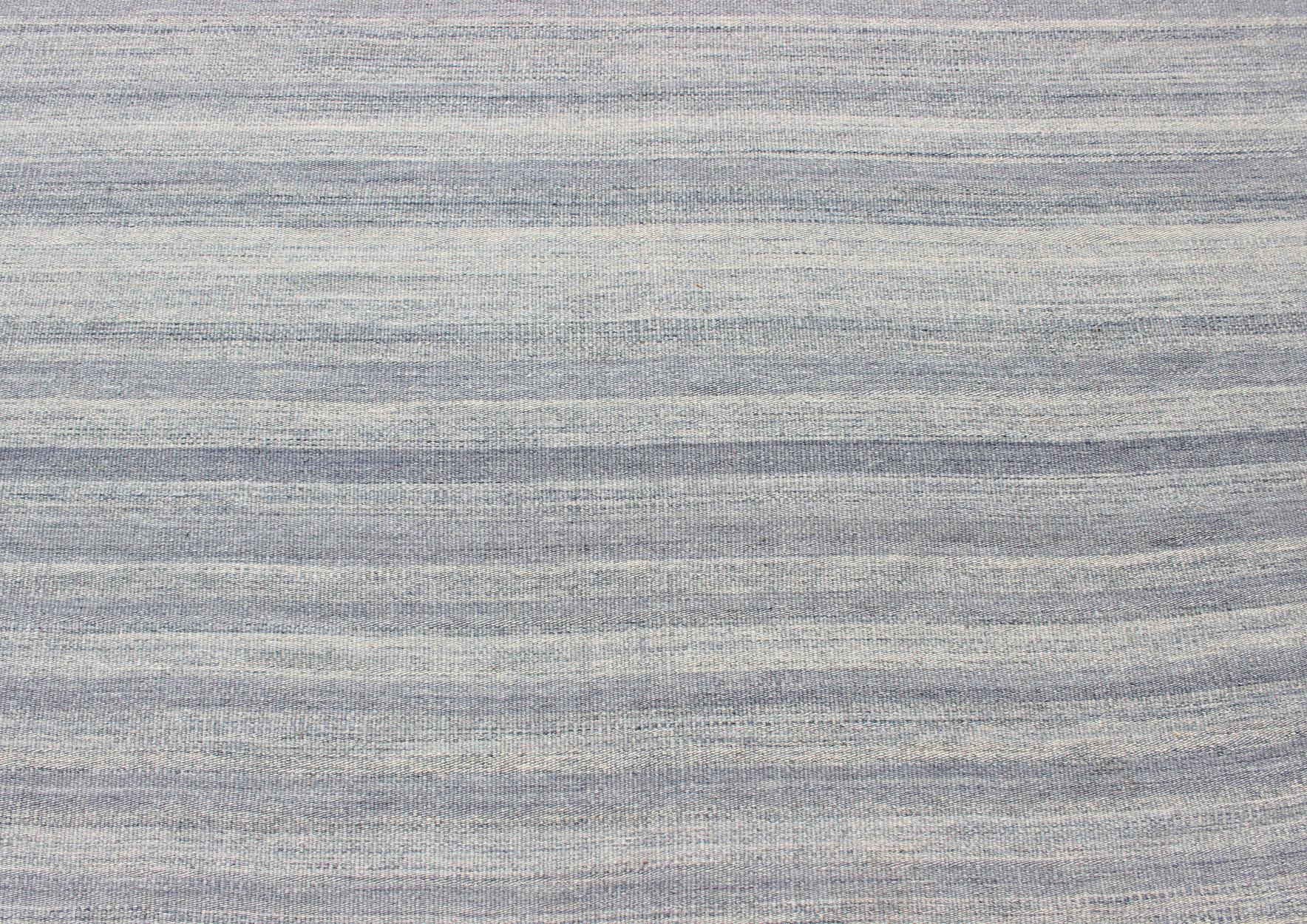 Kilim grande a righe variegate dal design moderno in blu 12'1 x 16'5 In condizioni ottime in vendita a Atlanta, GA