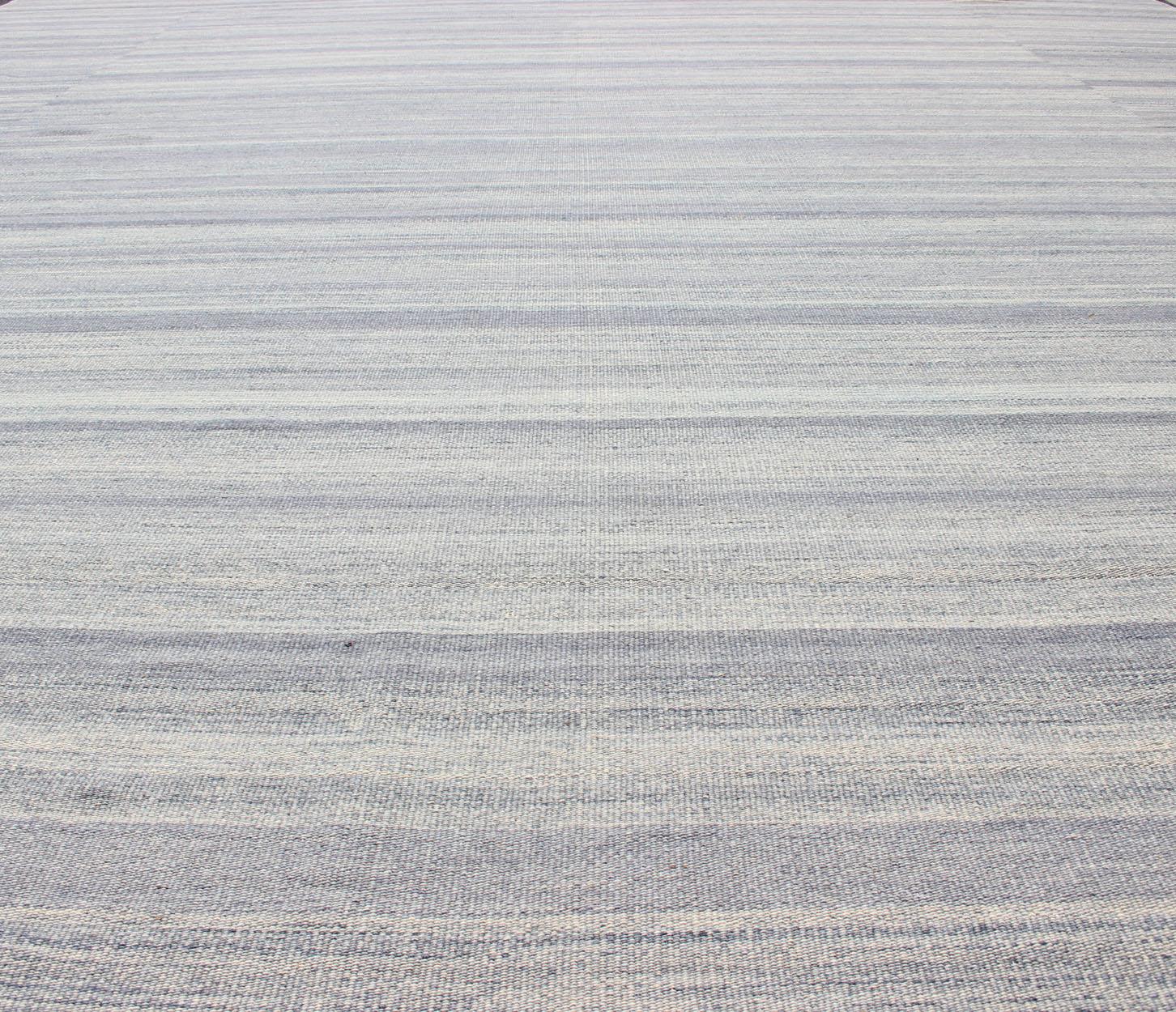 Kilim grande a righe variegate dal design moderno in blu 12'1 x 16'5 in vendita 2