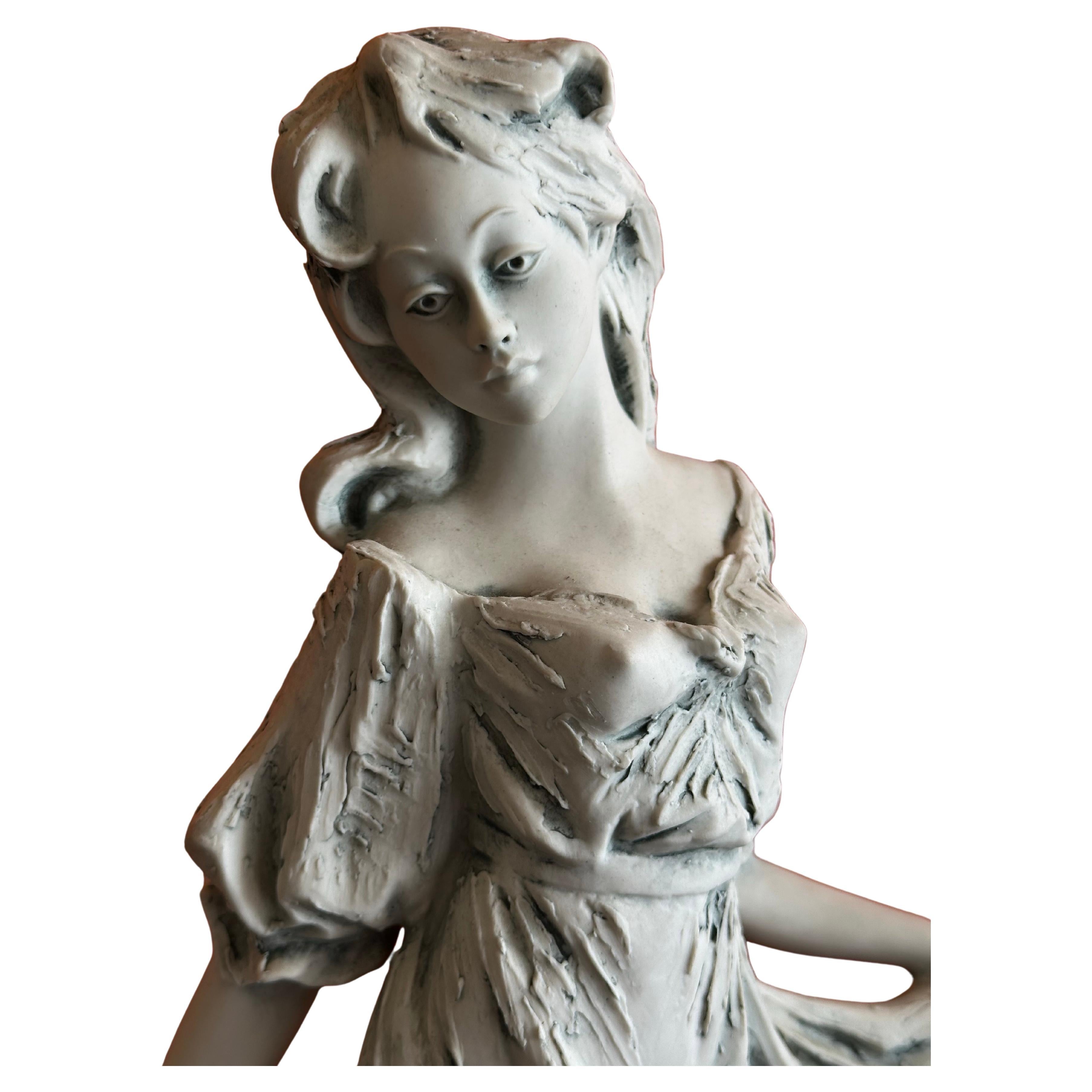 Dipinto a mano Grande statuetta di donna in porcellana Flavia Vera di Giovanni Barbetta in vendita
