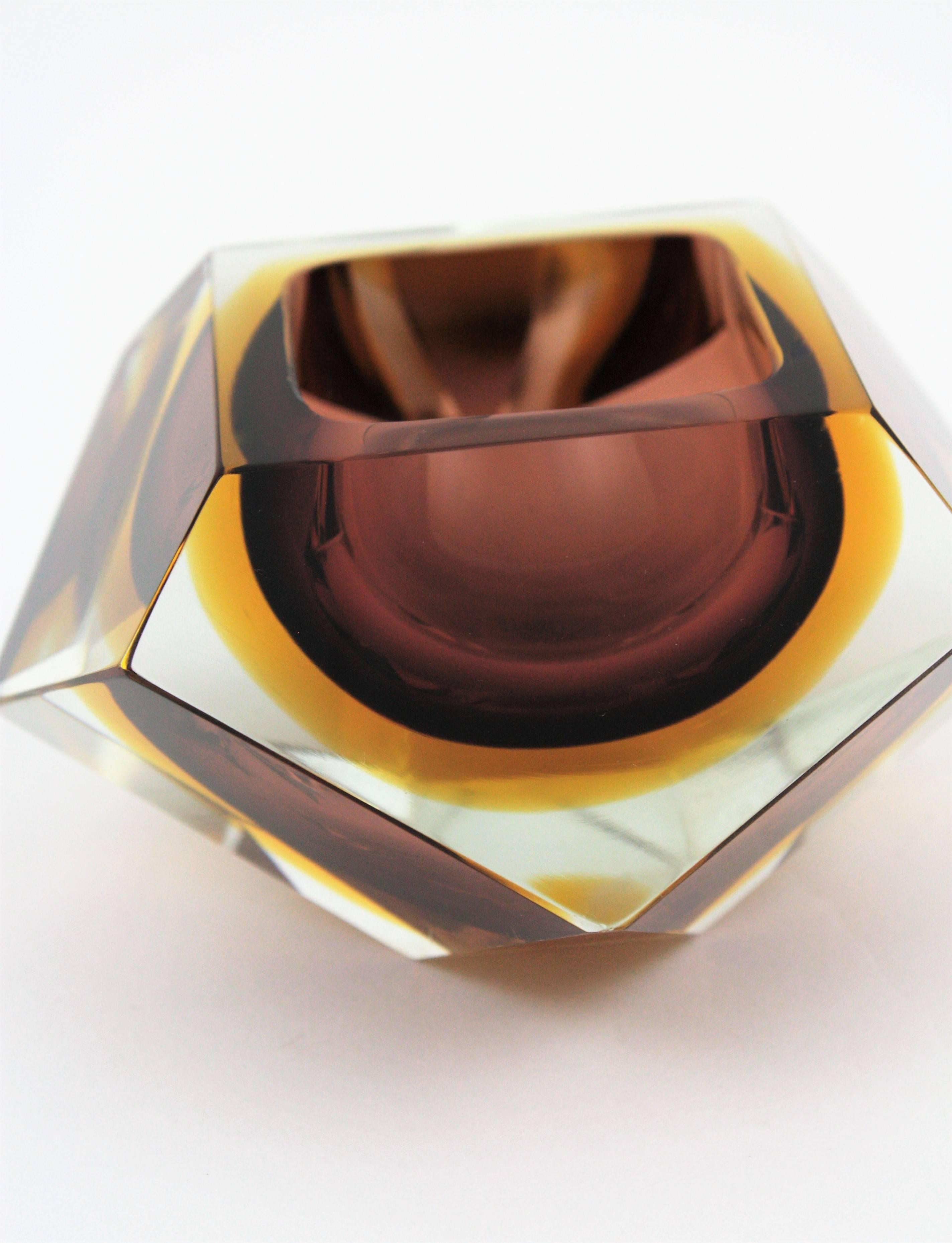 Grand bol en verre Murano Glass Sommerso brun et ambré en forme de diamant facetté 1