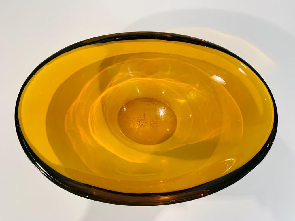 Incroyable pièce centrale ambre en verre de Murano par Flavio Poli pour Seguso Vetri dArte vers 1950.