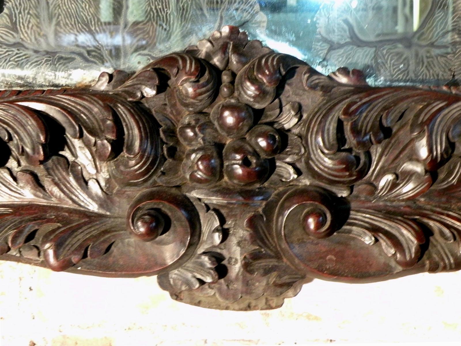 Large Franco-Flemish Baroque Late 17th Century Carved Walnut Mirror For Sale 6