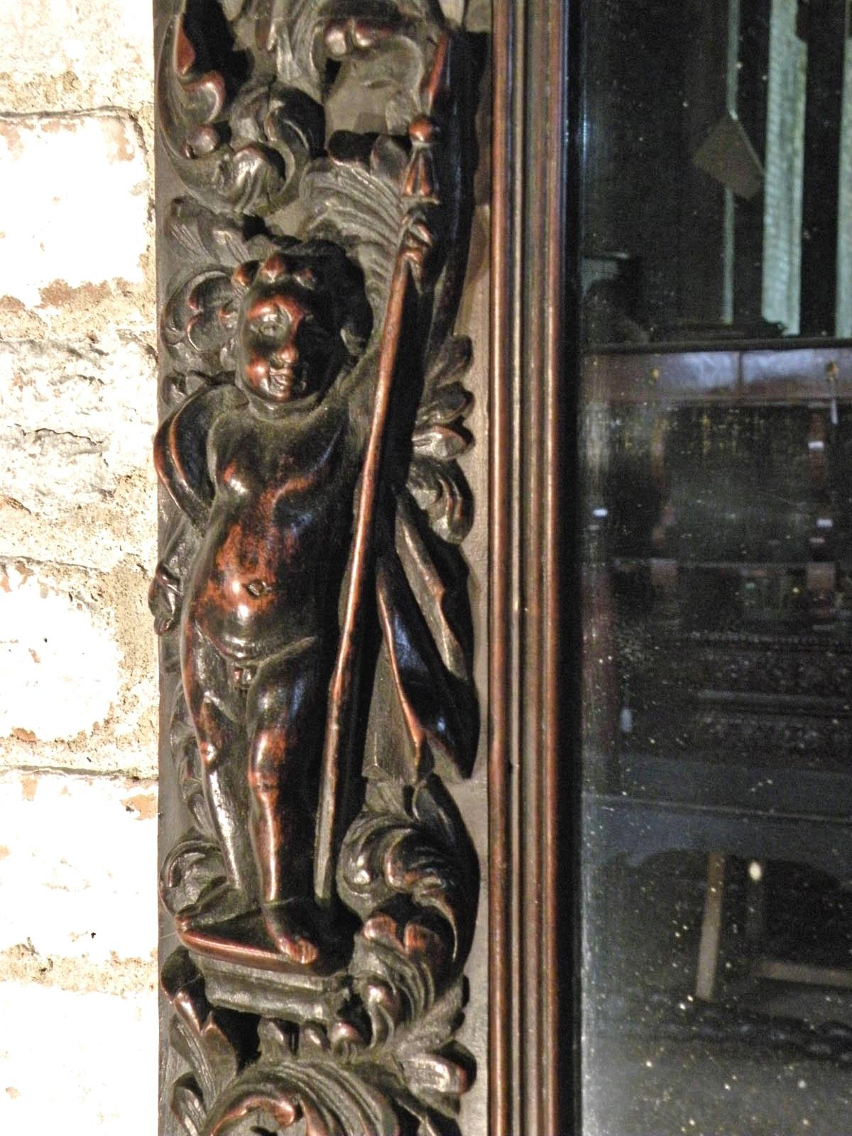 Large Franco-Flemish Baroque Late 17th Century Carved Walnut Mirror For Sale 2