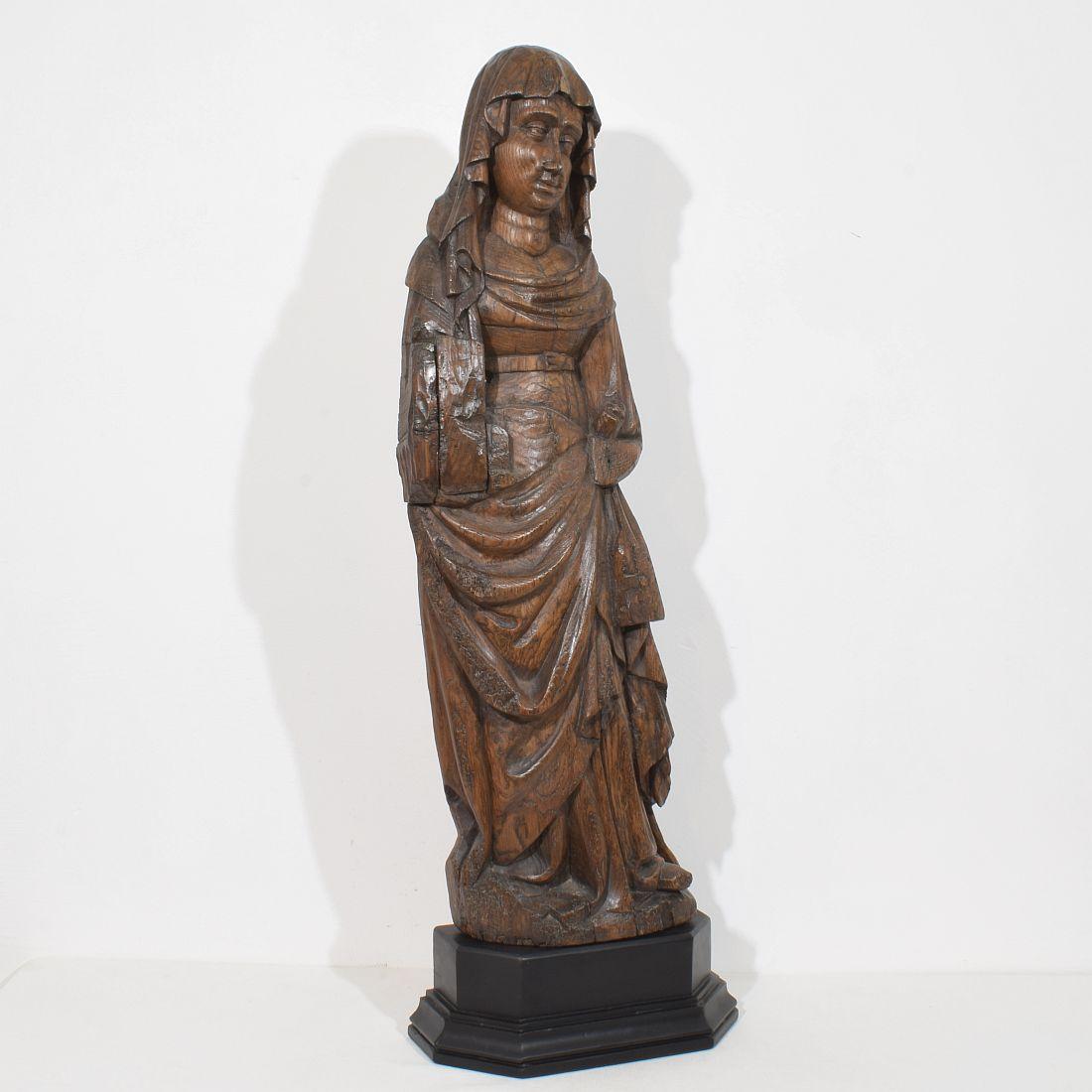 Gothique Grande Madone médiévale gothique flamande du XVe/XVIe siècle en chêne sculpté en vente