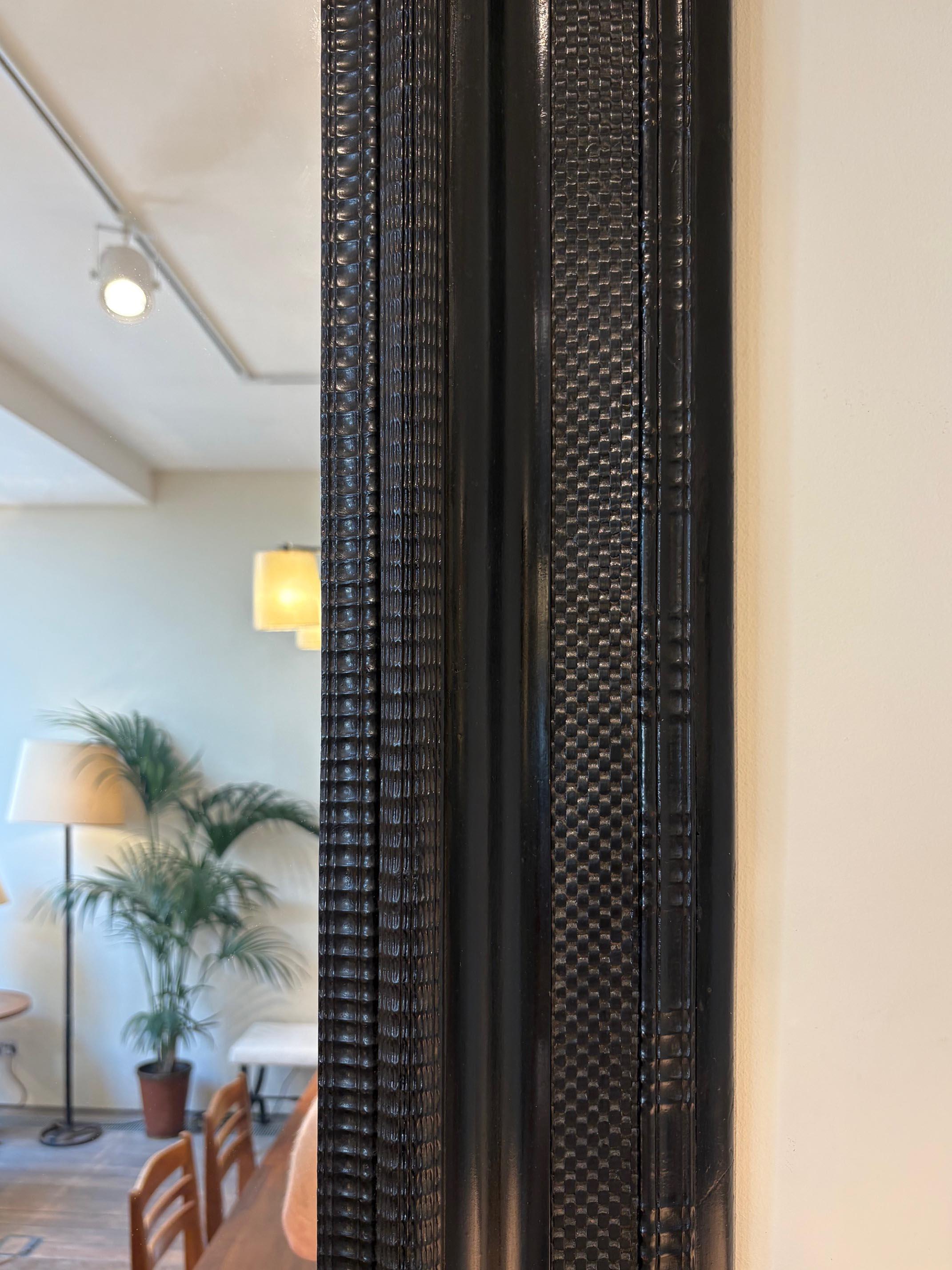 Grand miroir de style Flemish Bon état - En vente à London, GB