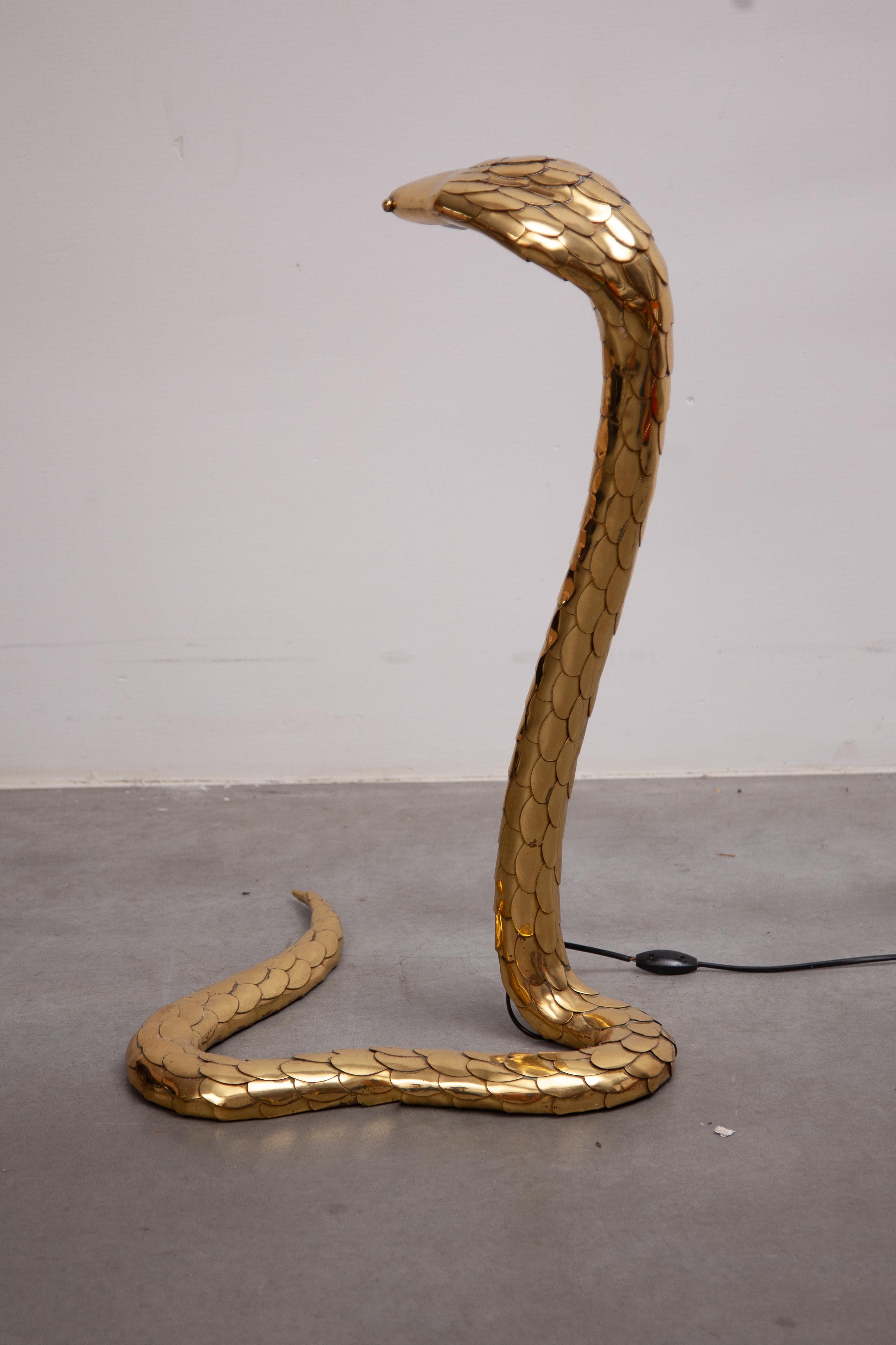 Hollywood Regency Grand lampadaire, sculpture de cobra signée par Alain Chevret, 1985, France en vente