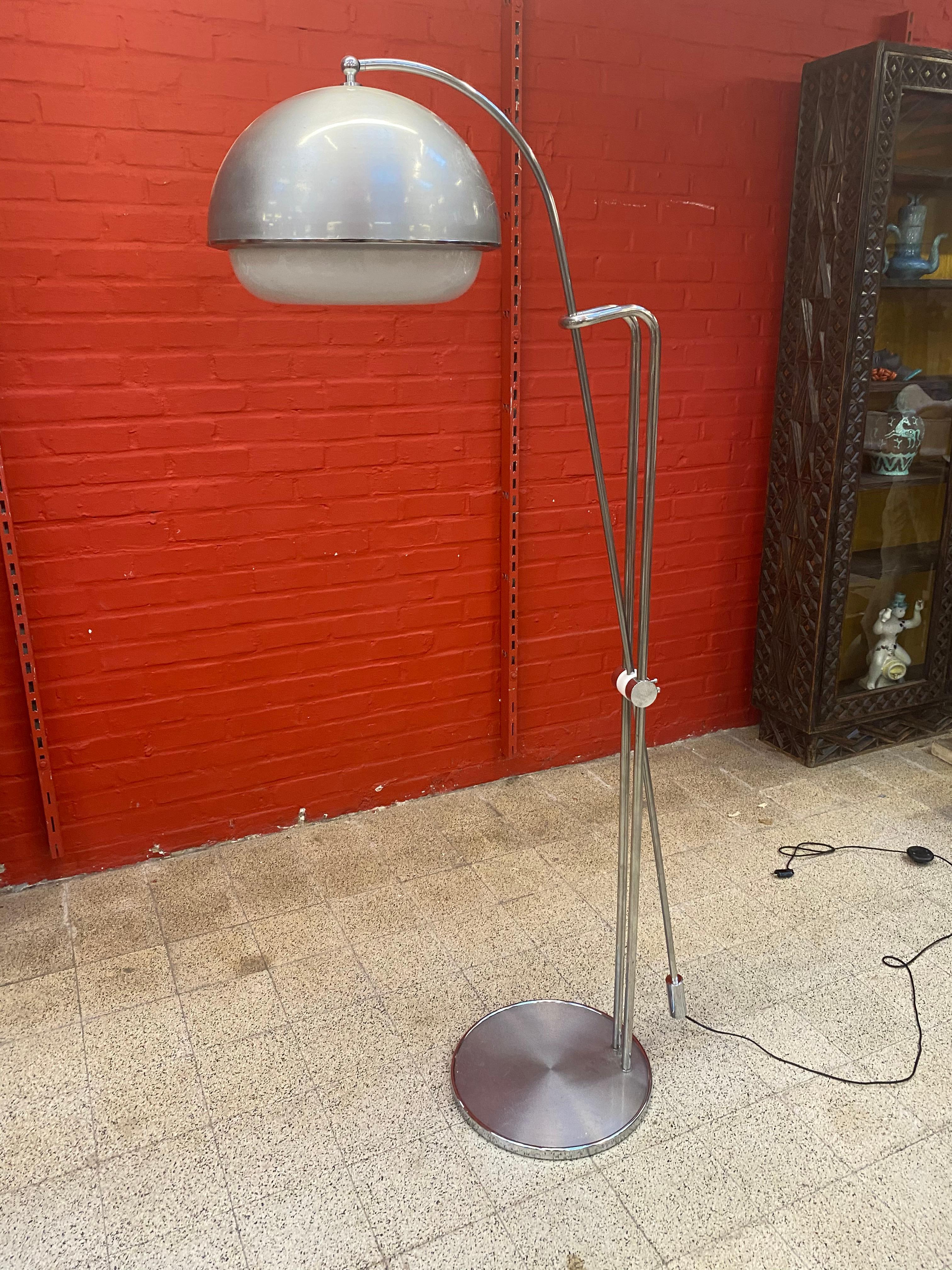 Late 20th Century Large Floor Lamp in Varnished and Perpex Metal, circa 1970, Tilt and Height Adju For Sale