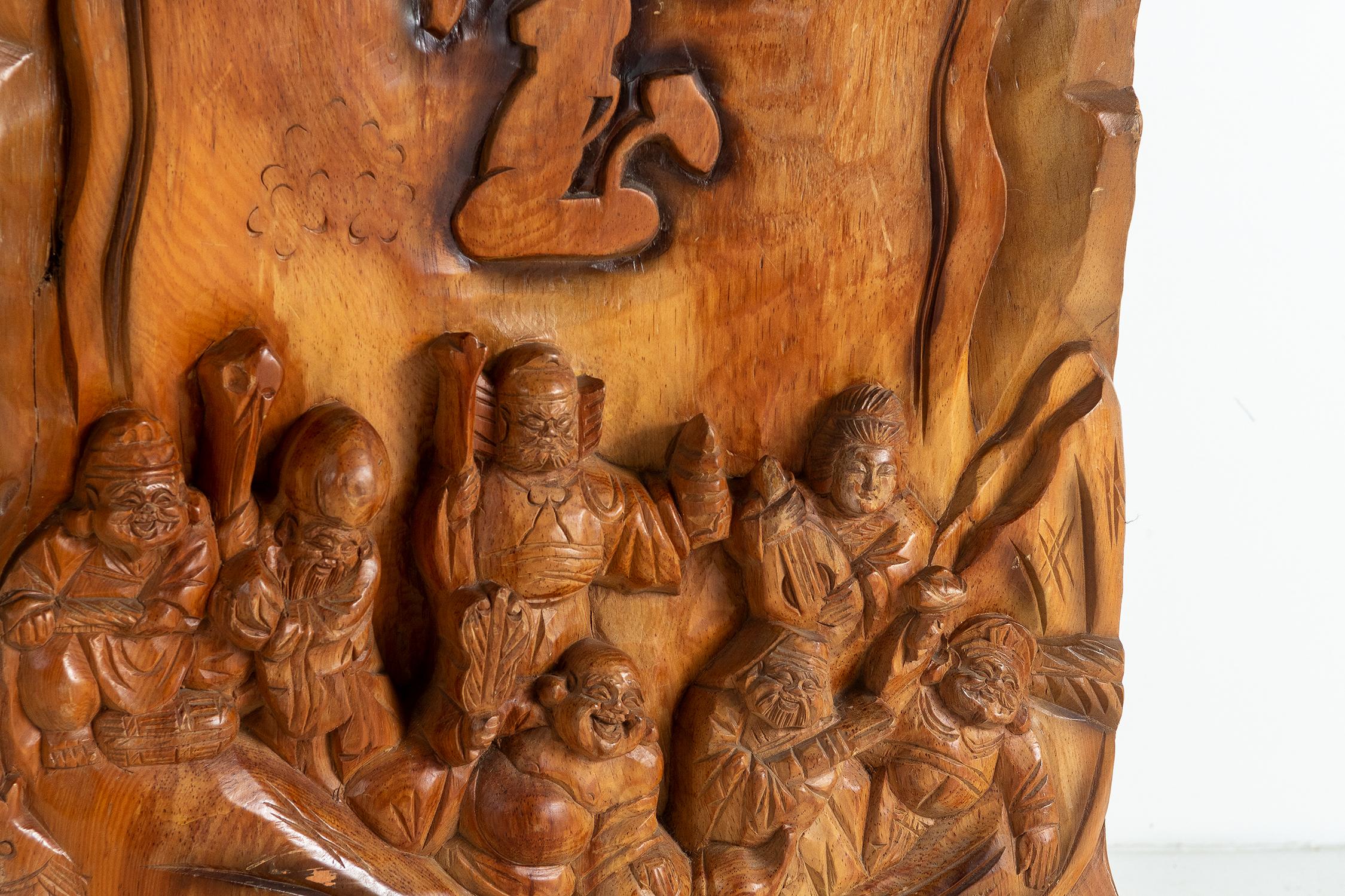 Sculpté à la main Grande sculpture sur pied des sept dieux de la chance en bois sculpté représentant les sept dieux du bonheur en vente