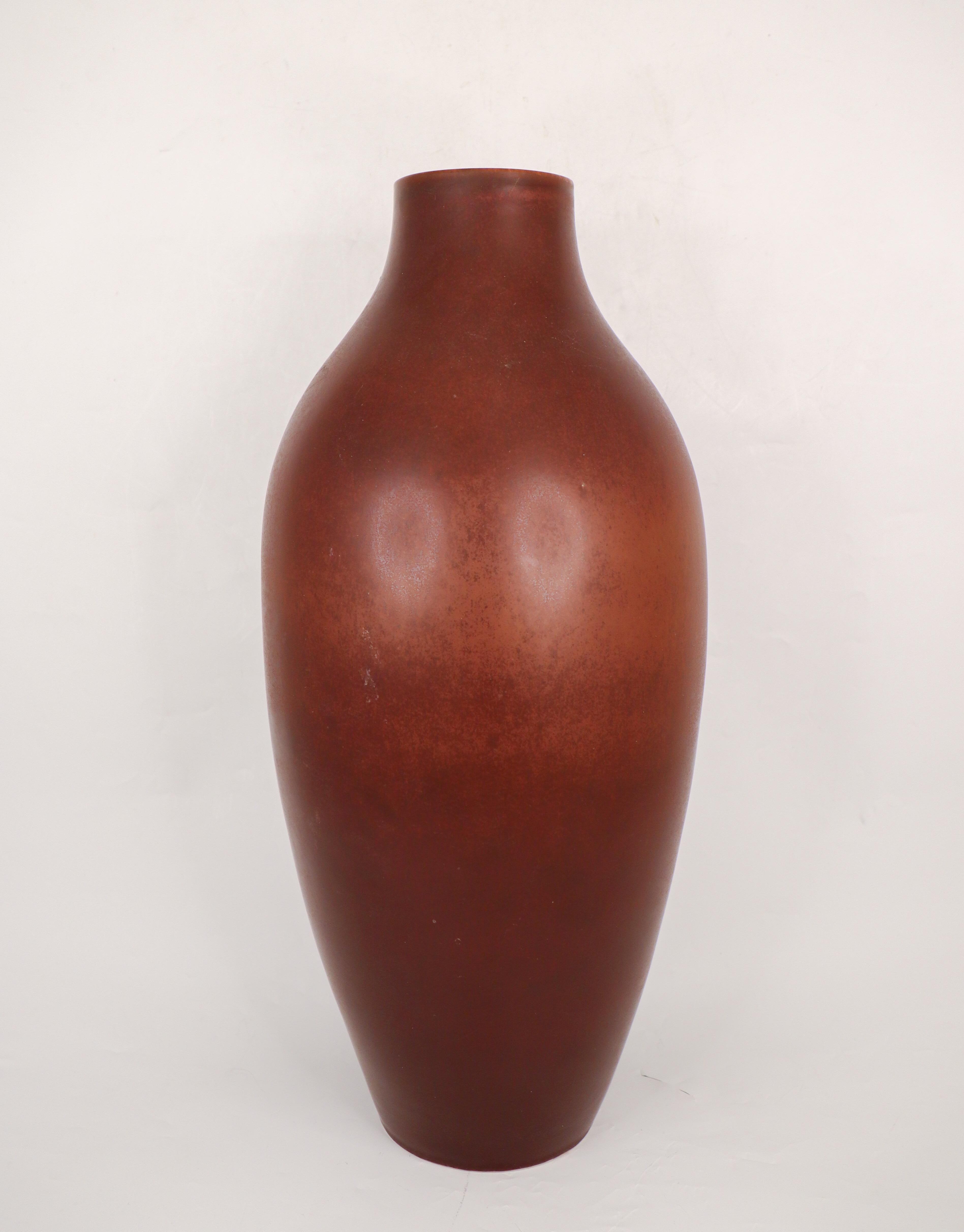 A large vase designed by Carl-Harry Stålhane at Rörstrand, it´s 52 cm (20,8
