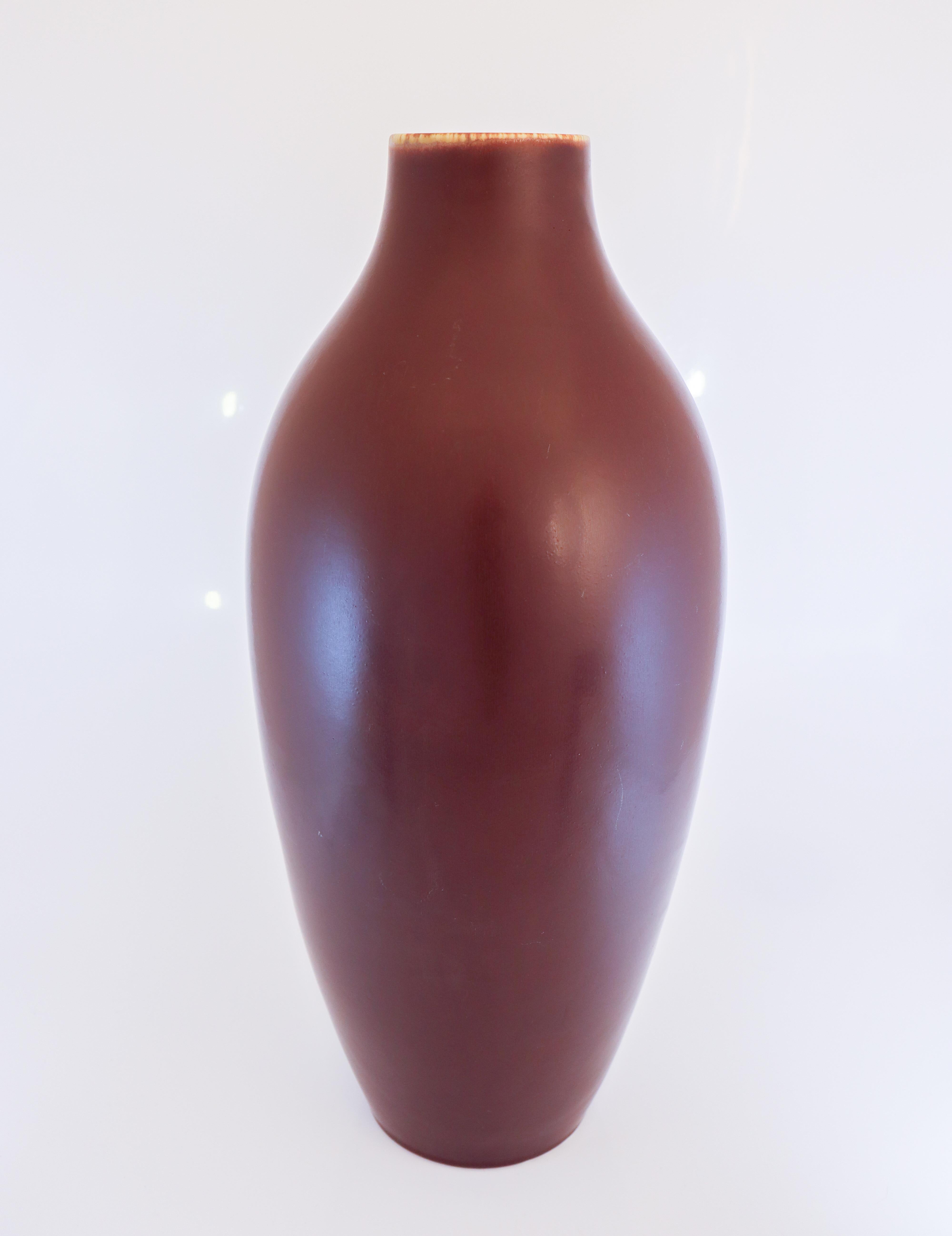 Suédois Grand vase de sol, Carl-Harry Stålhane, Rörstrand 1950, grès Brown en vente