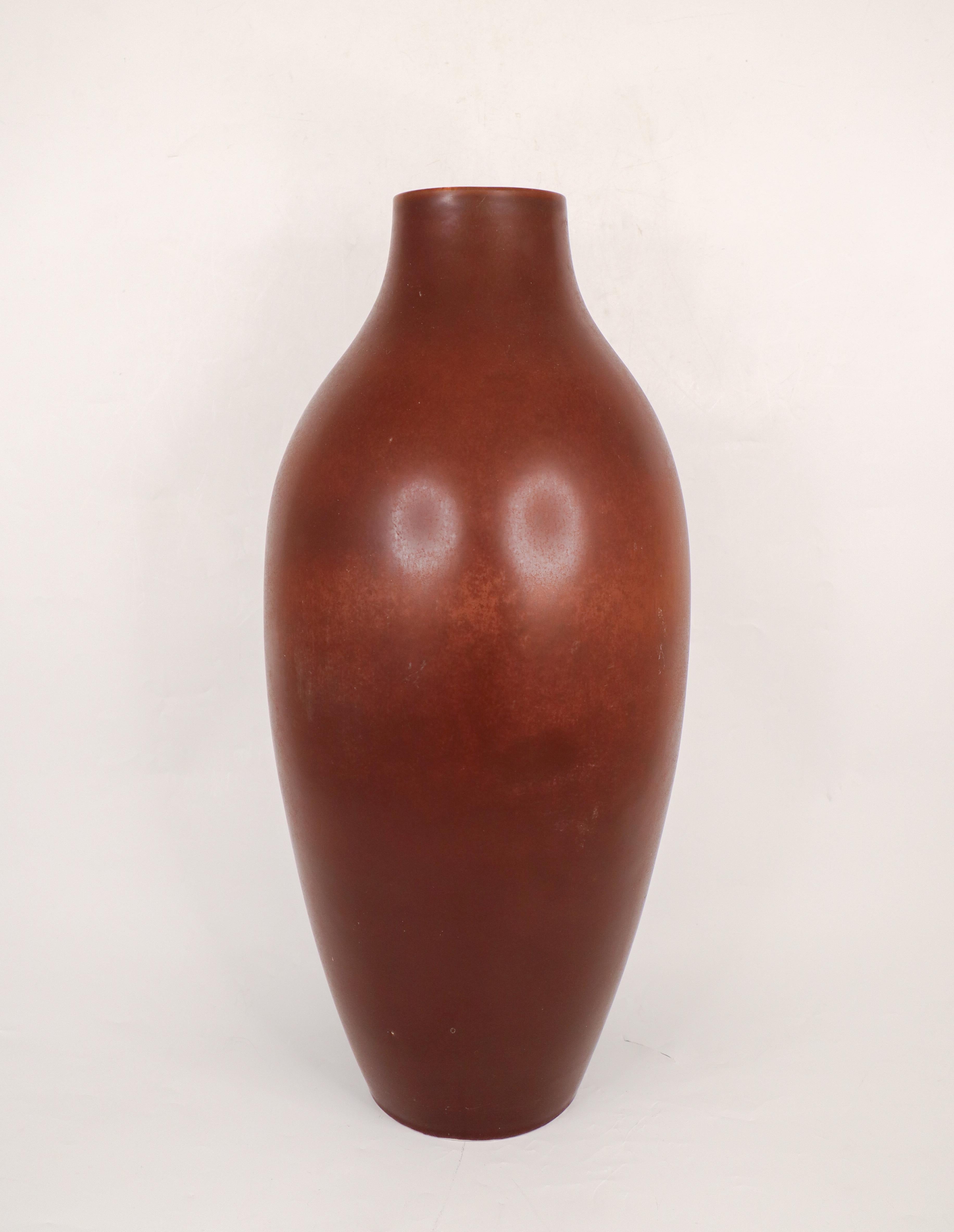 Large Floor Vase, Carl-Harry Stålhane, Rörstrand 1950s, Brown Stoneware In Excellent Condition For Sale In Stockholm, SE
