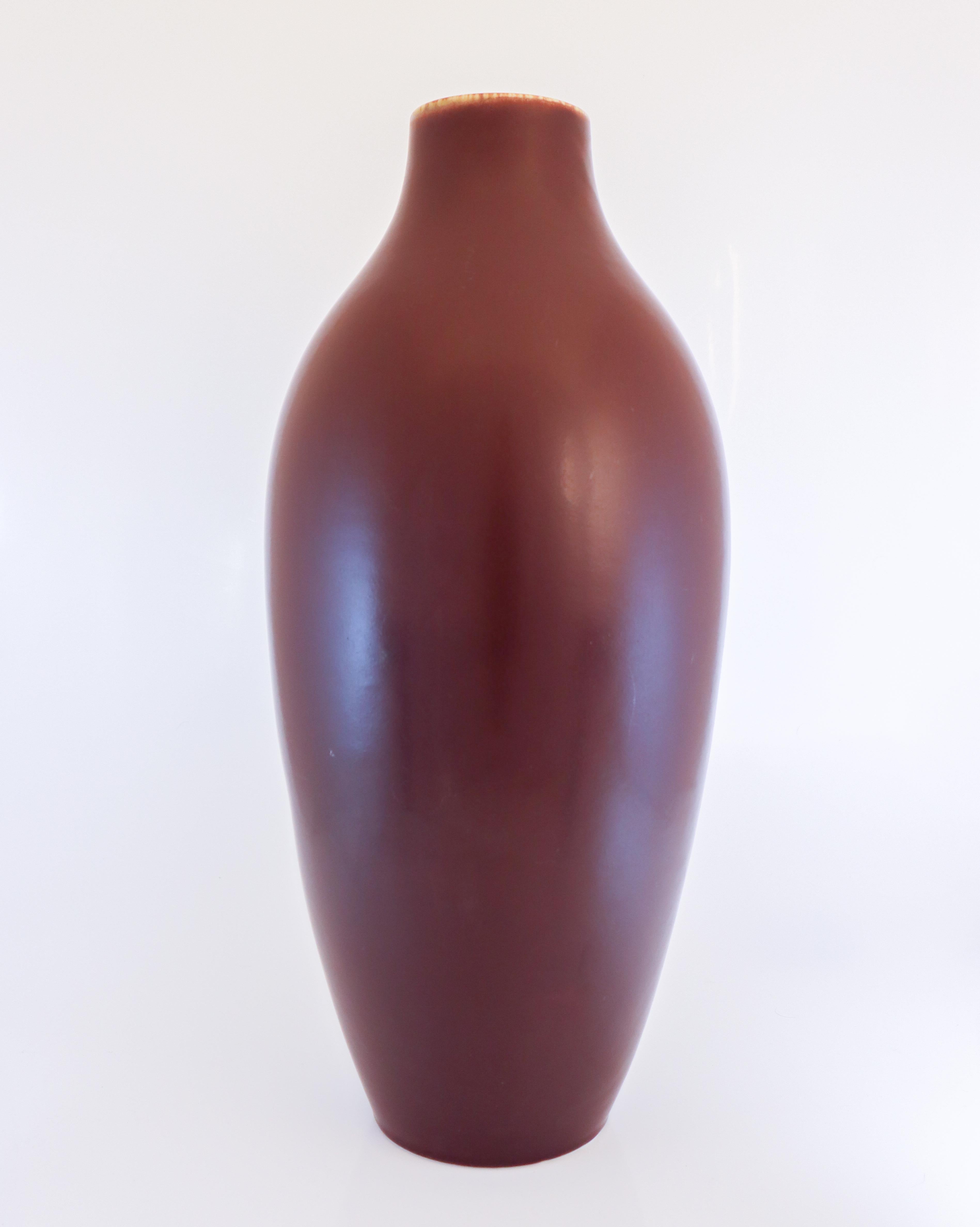 Grand vase de sol, Carl-Harry Stålhane, Rörstrand 1950, grès Brown Excellent état - En vente à Stockholm, SE