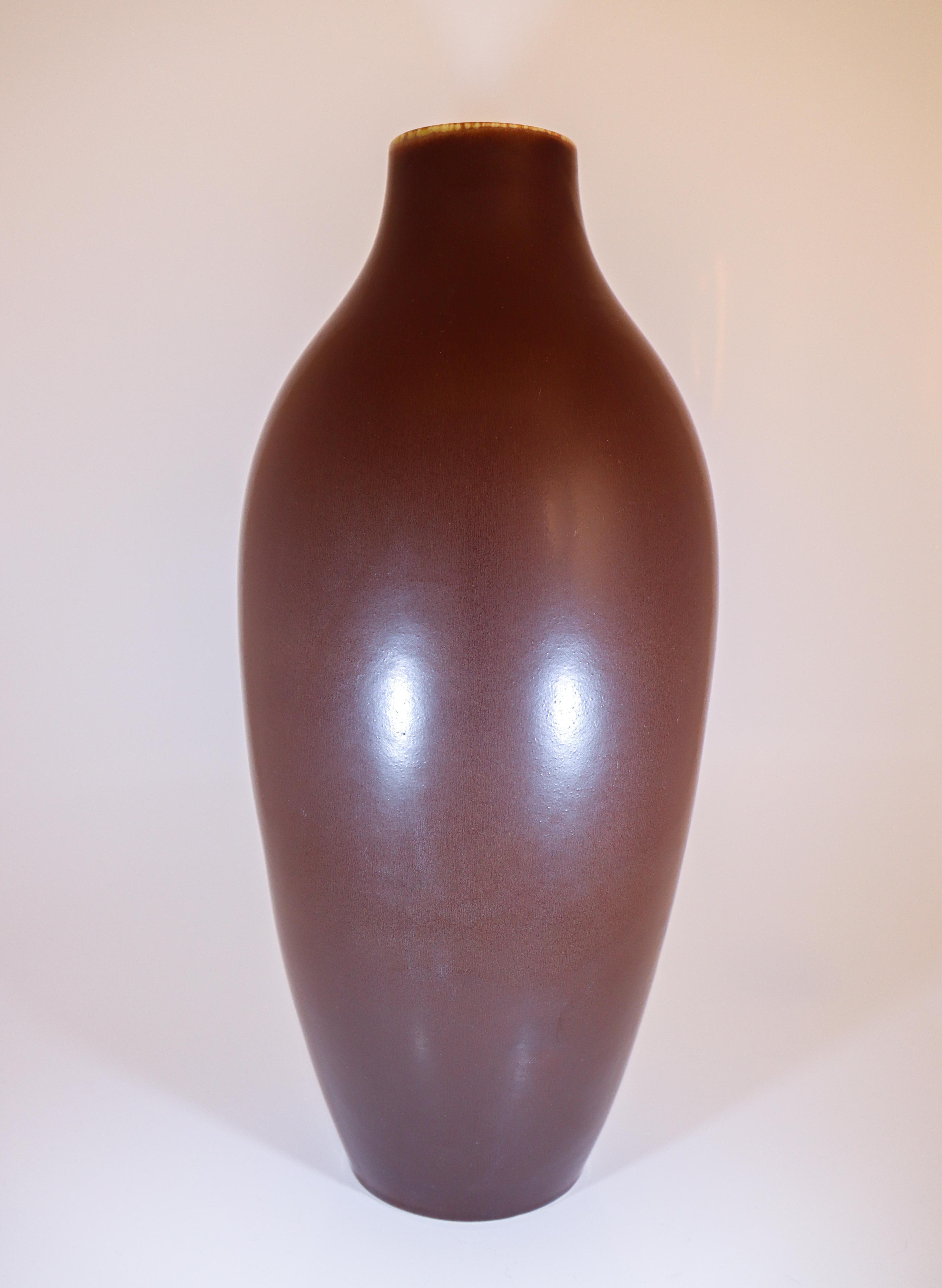Grand vase de sol, Carl-Harry Stålhane, Rörstrand 1950, grès Brown en vente 1