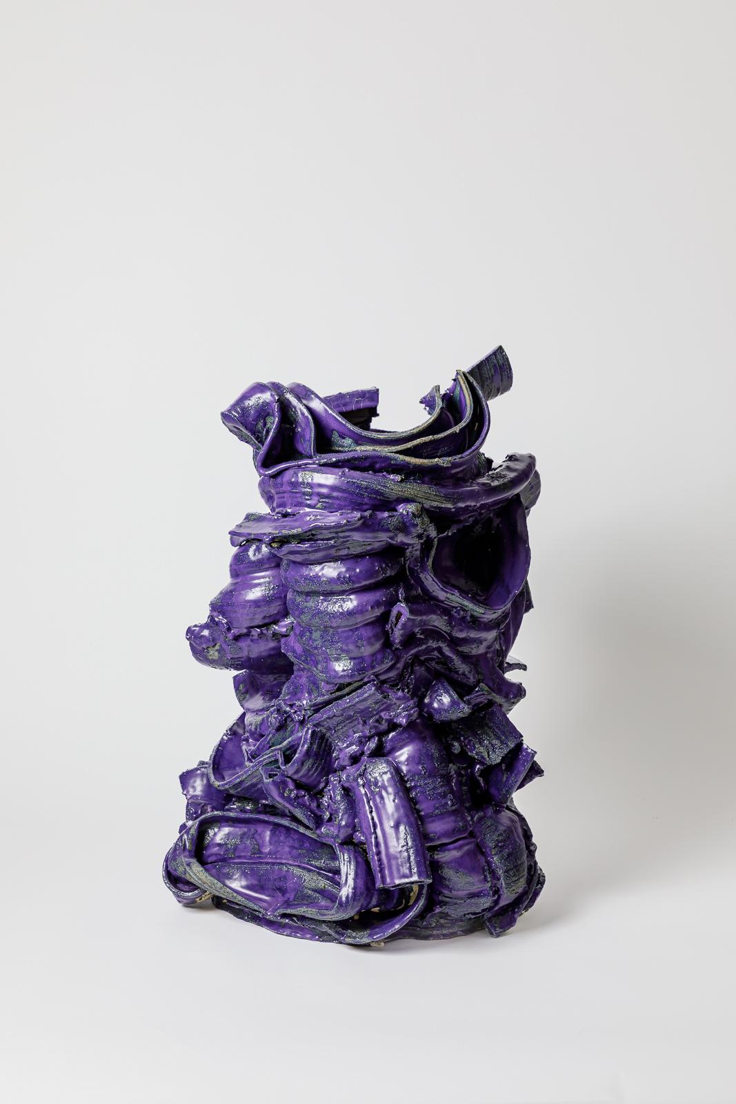 Français Grand vase de sol en céramique émaillée violette de Patrick Crulis, 2025 en vente