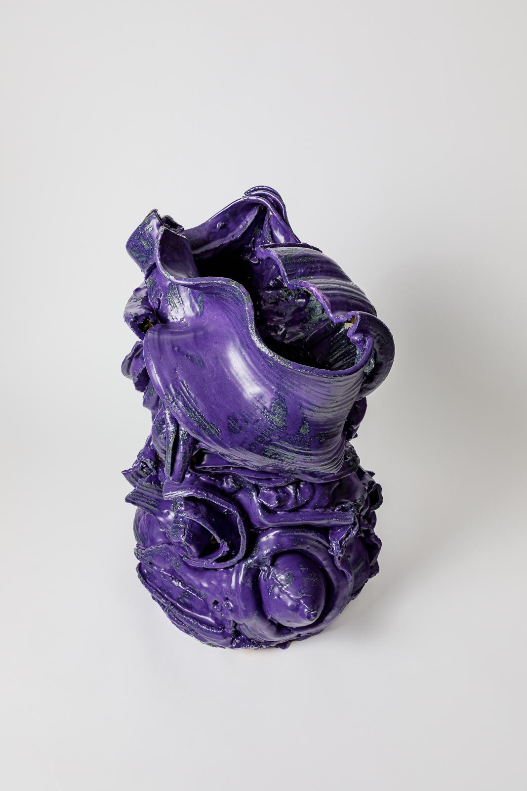 XXIe siècle et contemporain Grand vase de sol en céramique émaillée violette de Patrick Crulis, 2025 en vente