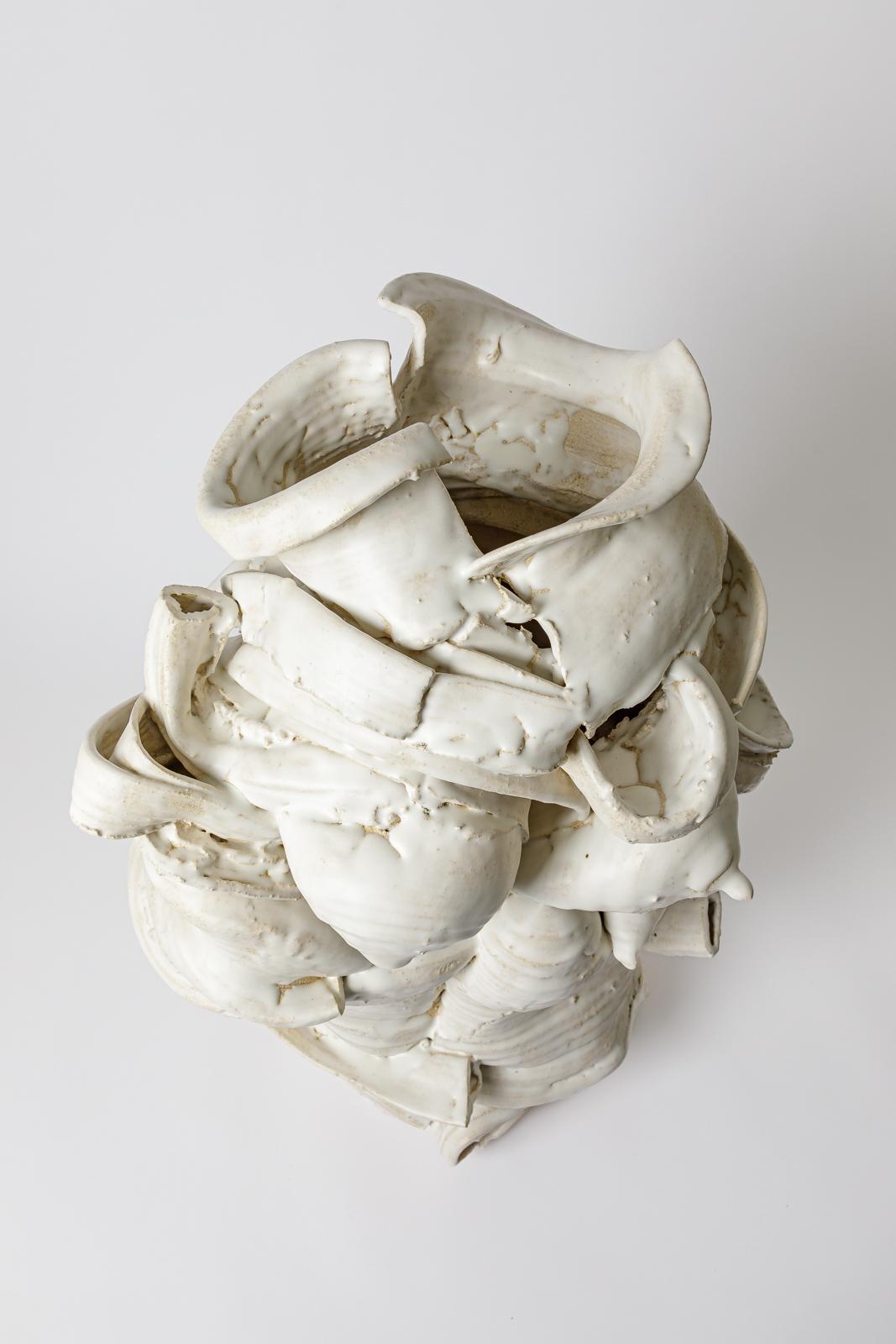 Grand vase de sol en céramique émaillée blanche de Patrick Crulis, 2025 en vente 1