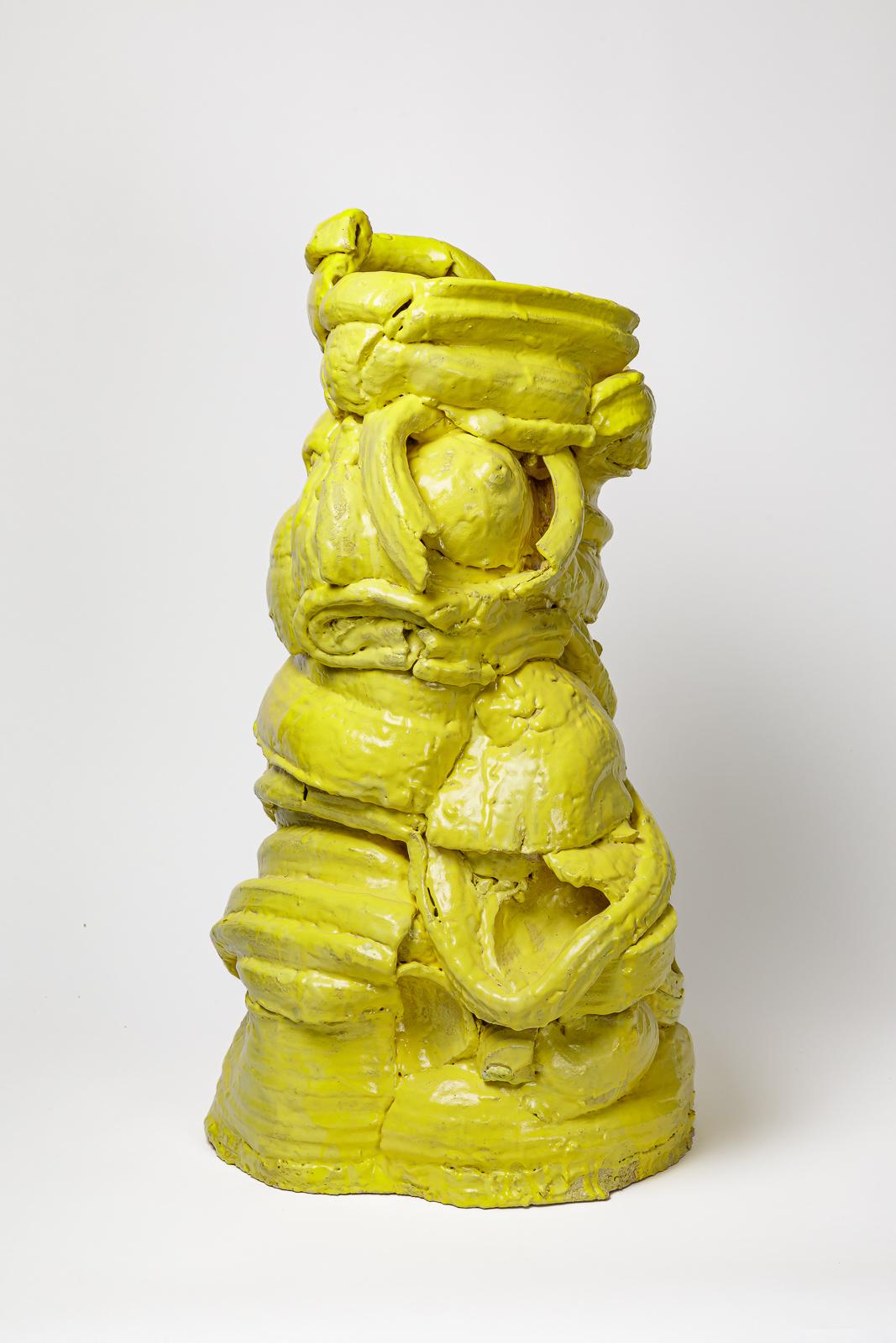 Français Grand vase de sol en céramique émaillée jaune de Patrick Crulis, 2023.