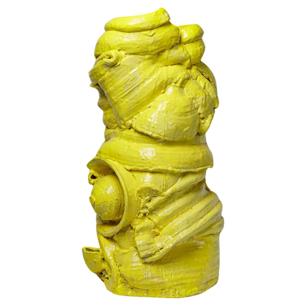 Grand vase de sol en céramique émaillée jaune de Patrick Crulis, 2023.