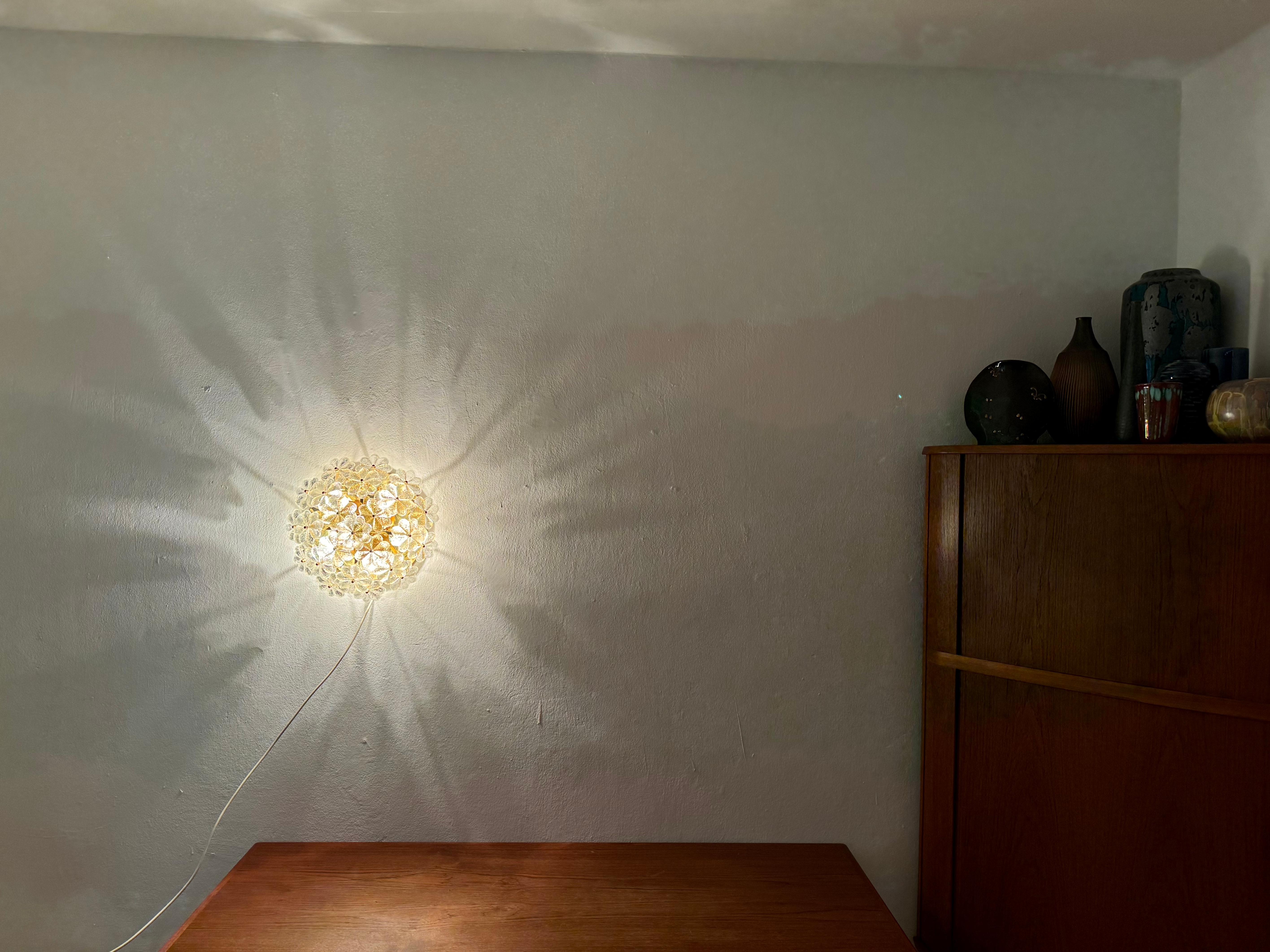 Grande lampe encastrée en verre de cristal à motifs floraux par Ernst Palme en vente 5