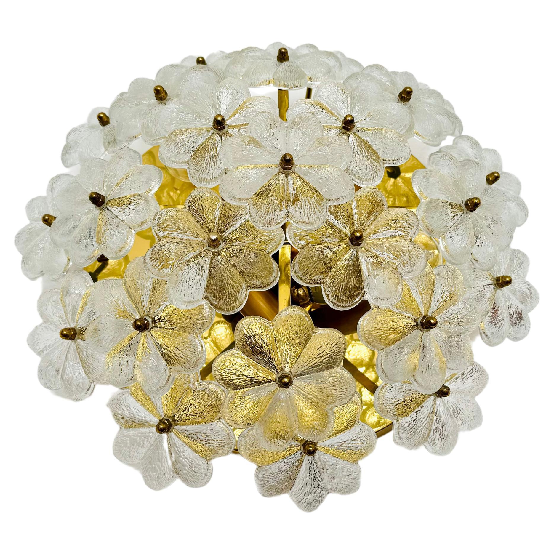 Grande lampe encastrée en verre de cristal à motifs floraux par Ernst Palme