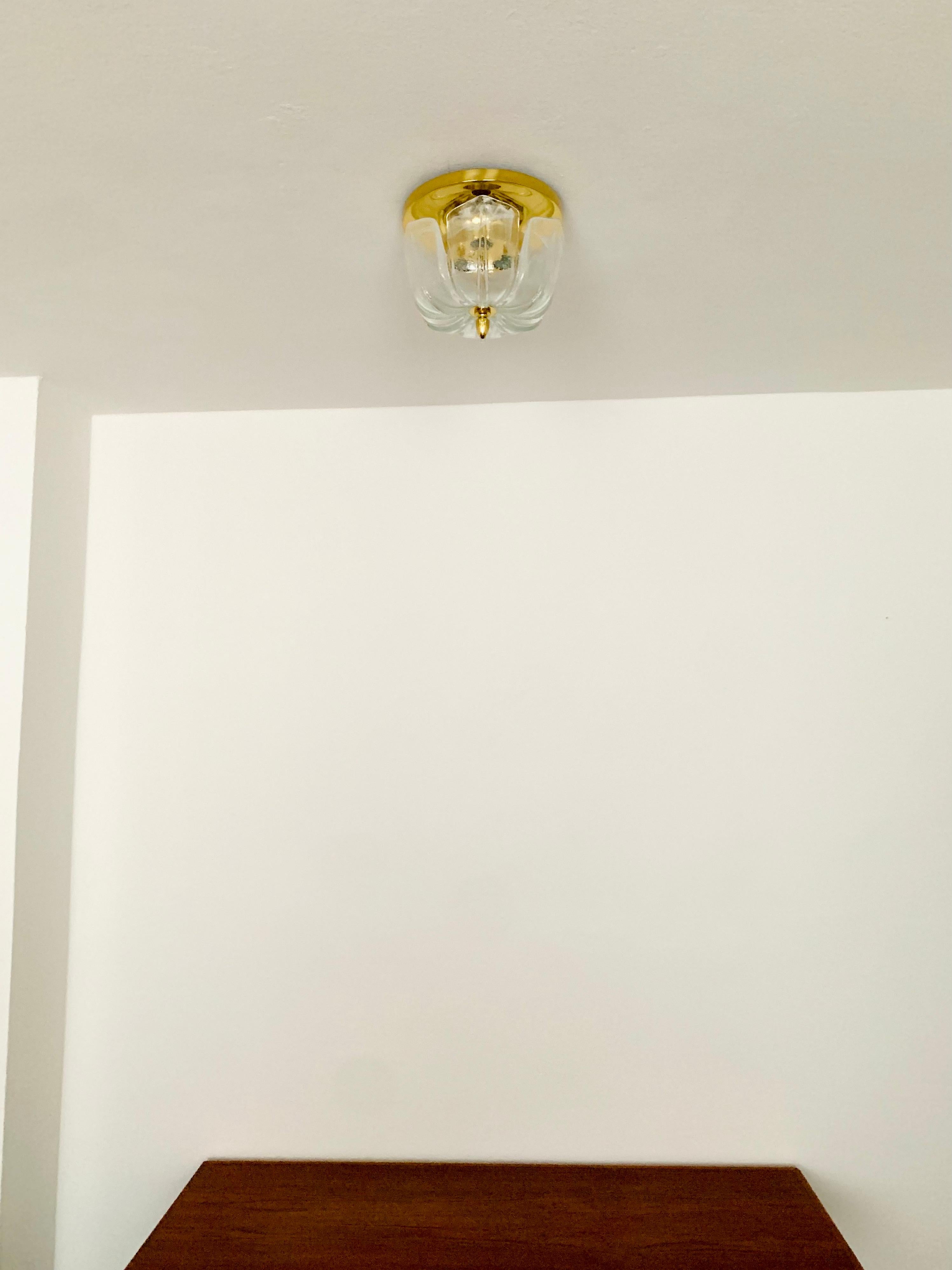 Metà XX secolo Flush Light grande in vetro ghiaccio floreale di Glashütte Limburg in vendita