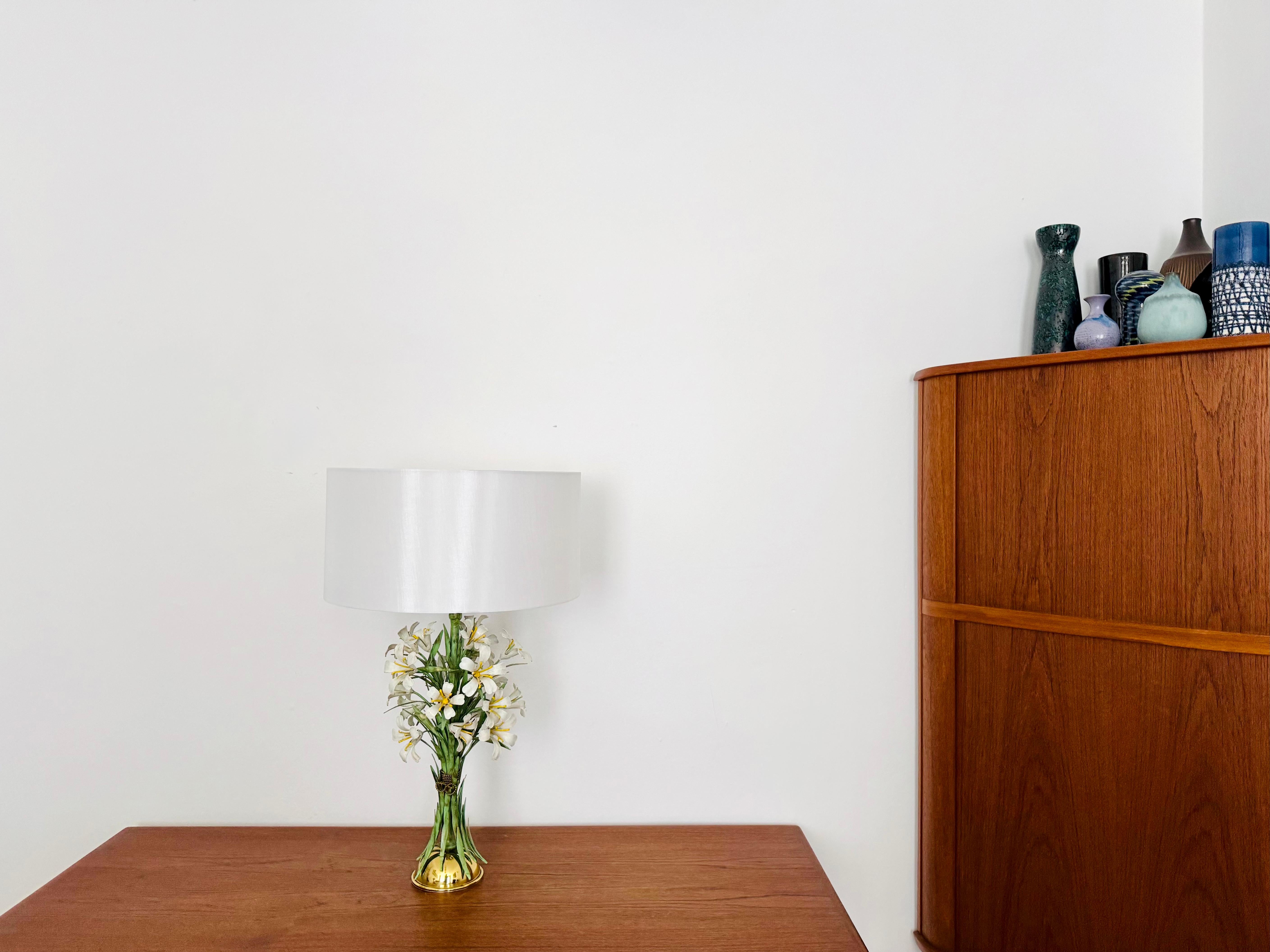 Métal Grande lampe de table italienne à fleurs Hollywood Regency en vente