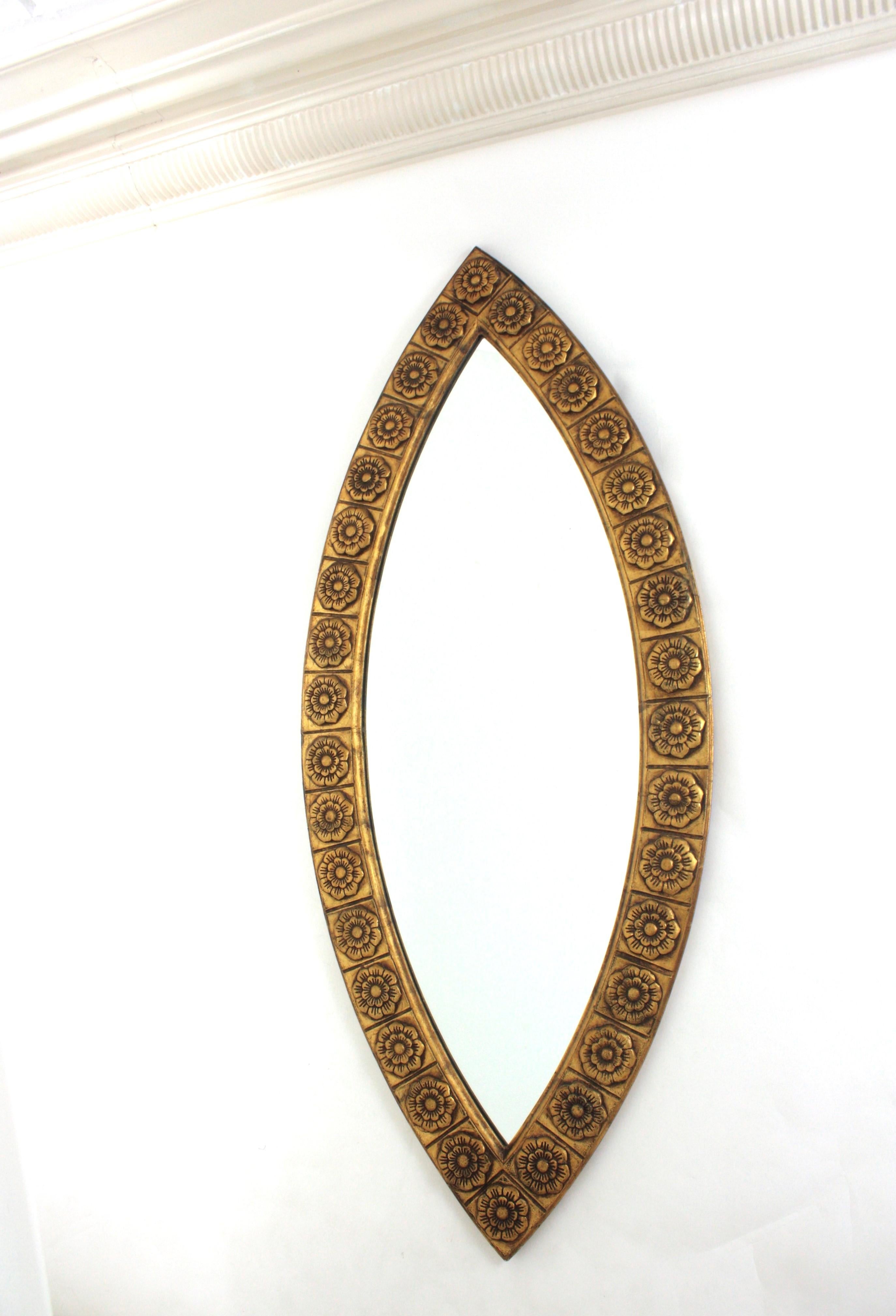 Large Floral Pointed Oval Mirror in Carved Giltwood, Spain 1950s For Sale 6