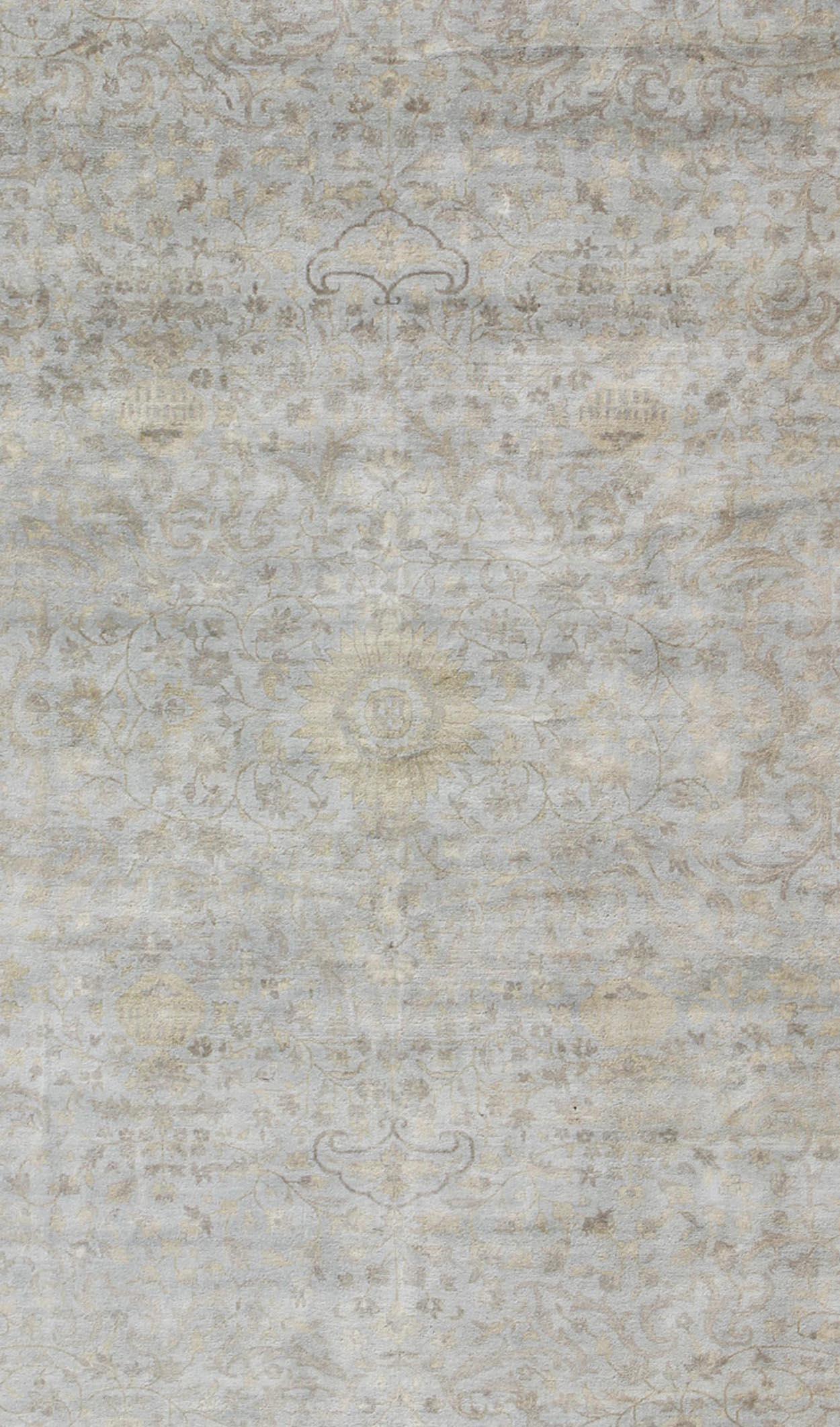 Noué à la main Grande Tabriz à fleurs avec motif floral en Lt. Blue de Keivan Woven Arts en vente
