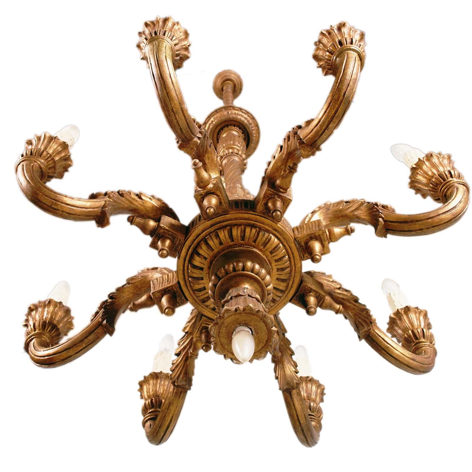 Großer florentinischer Barock-Kronleuchter aus handgeschnitztem Nussbaum mit Blattgold, 9 Lichter im Zustand „Gut“ im Angebot in Vigonza, Padua