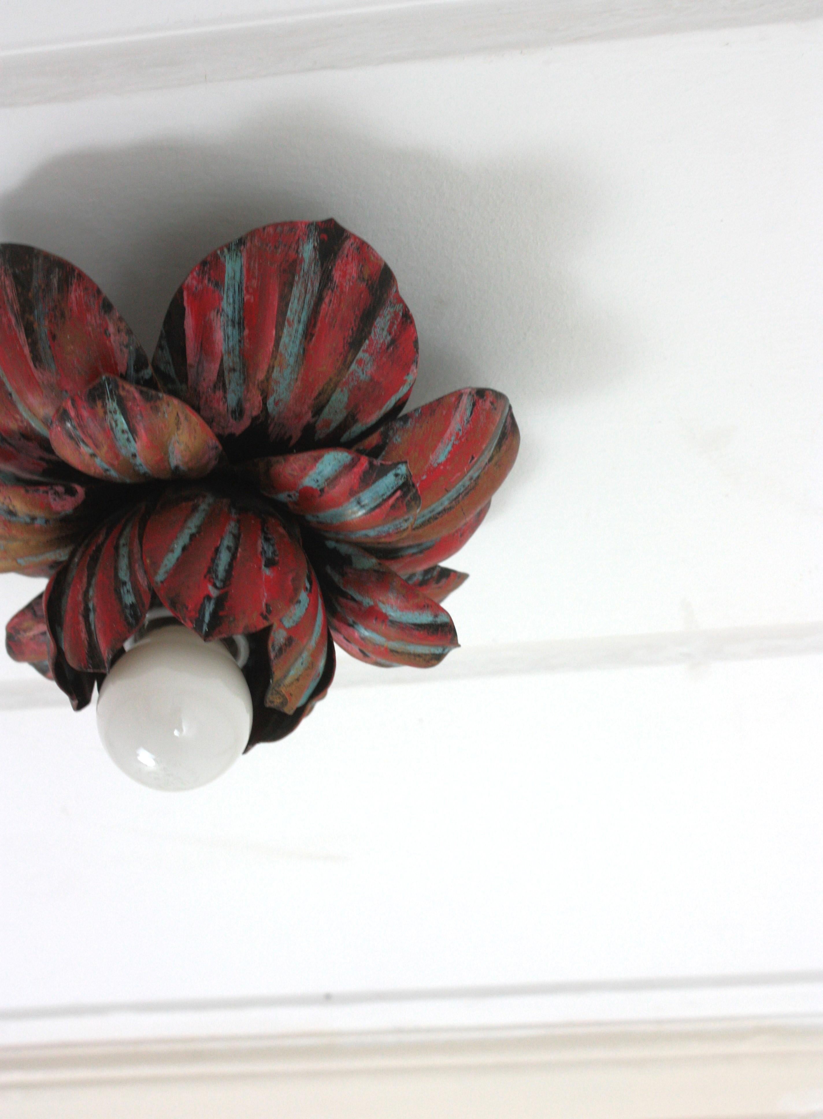 Grande applique à bourgeons de fleurs en fer polychromé en vente 4