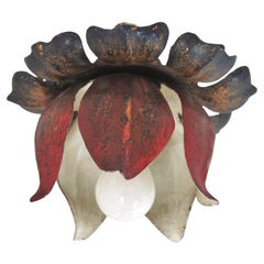 Grand plafonnier polychrome rouge en forme de bourgeon de fleur