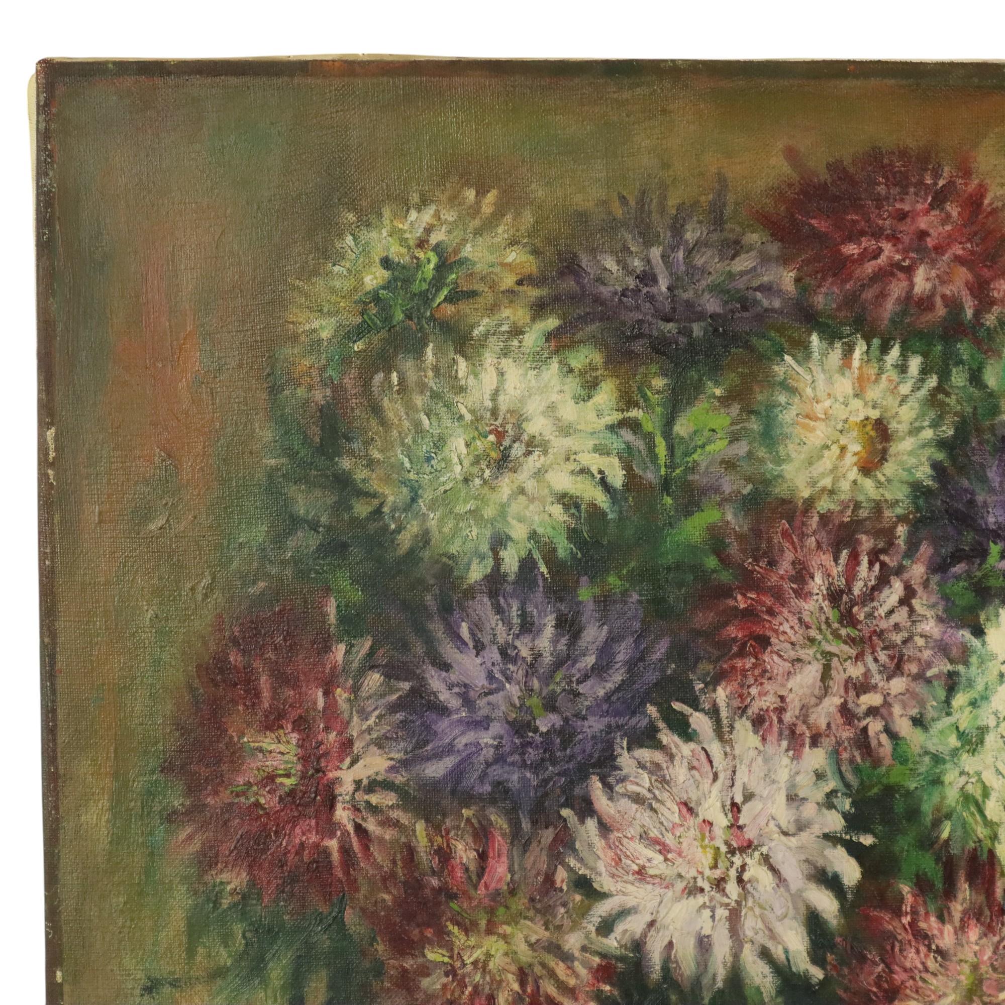 Schönes großes Blumenstillleben, Gemälde mit bunten Dahlien in einer Vase, mit Früchten und einem Krug an der Seite, gemalt im klassischen Stil, signiert unten links M. Vierstraete, um 1980er Jahre. Wahrscheinlich Öl auf Leinwand.

Charmantes,