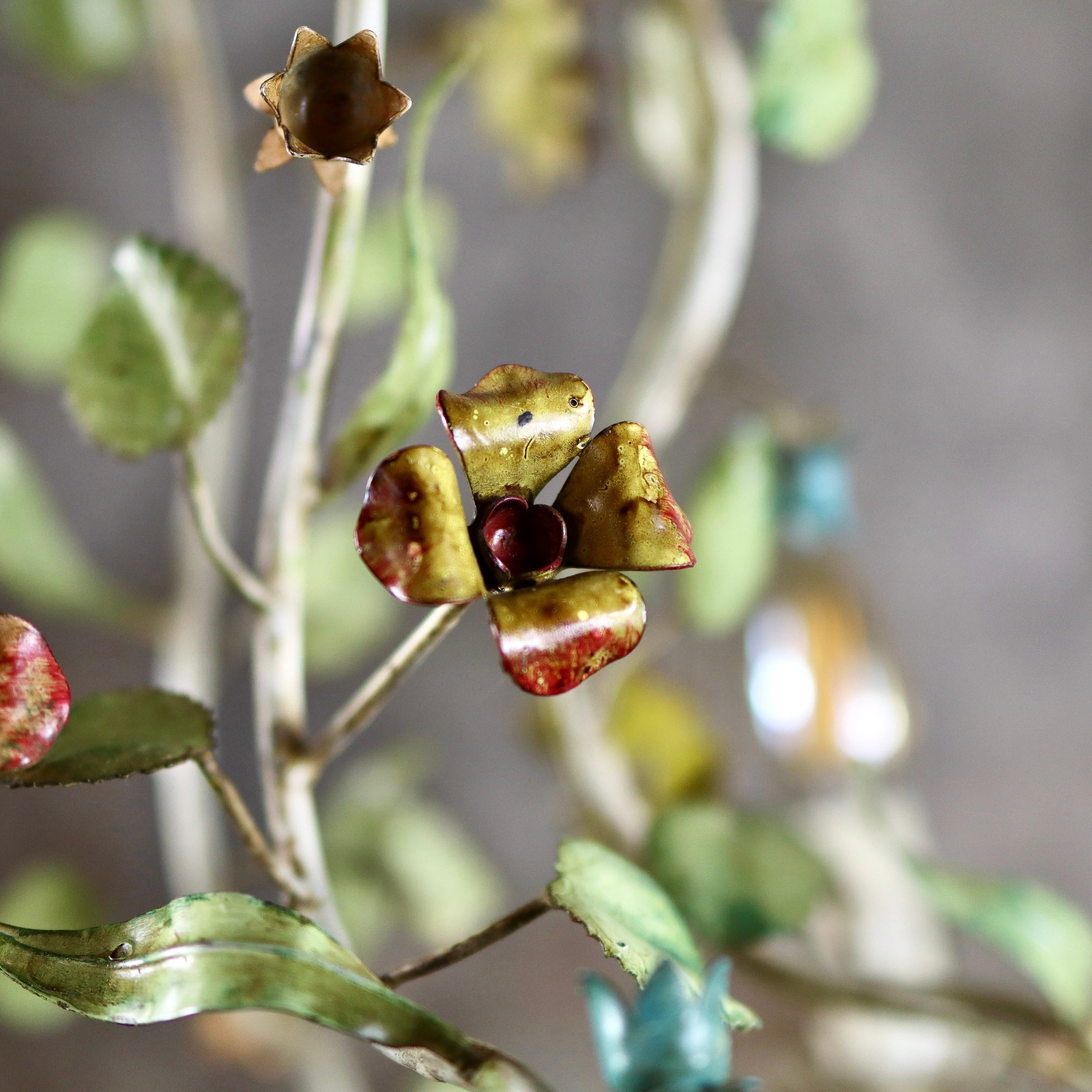 Large flowers and leaves toleware chandelier from the 1940s, Italy 3
