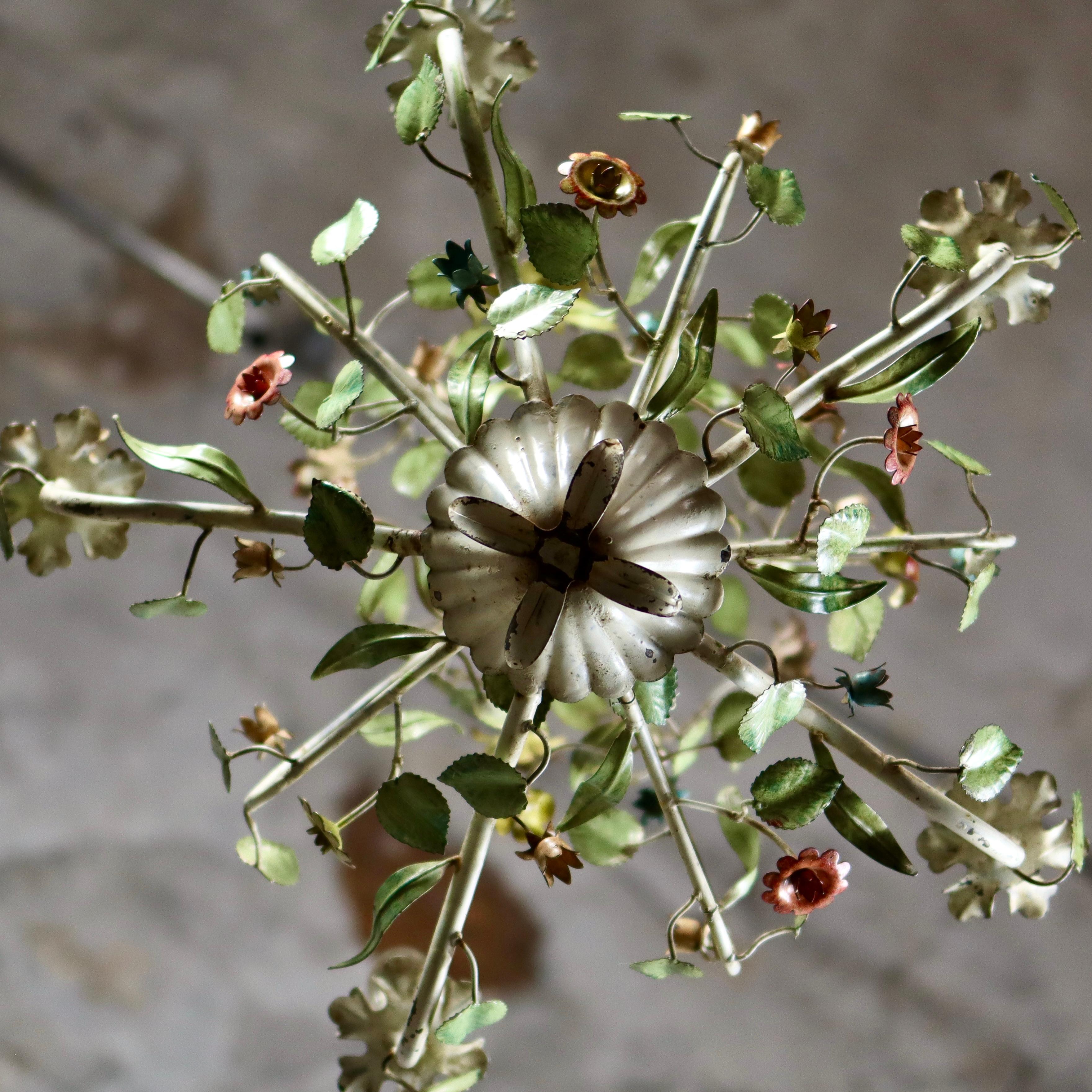 Large flowers and leaves toleware chandelier from the 1940s, Italy 12