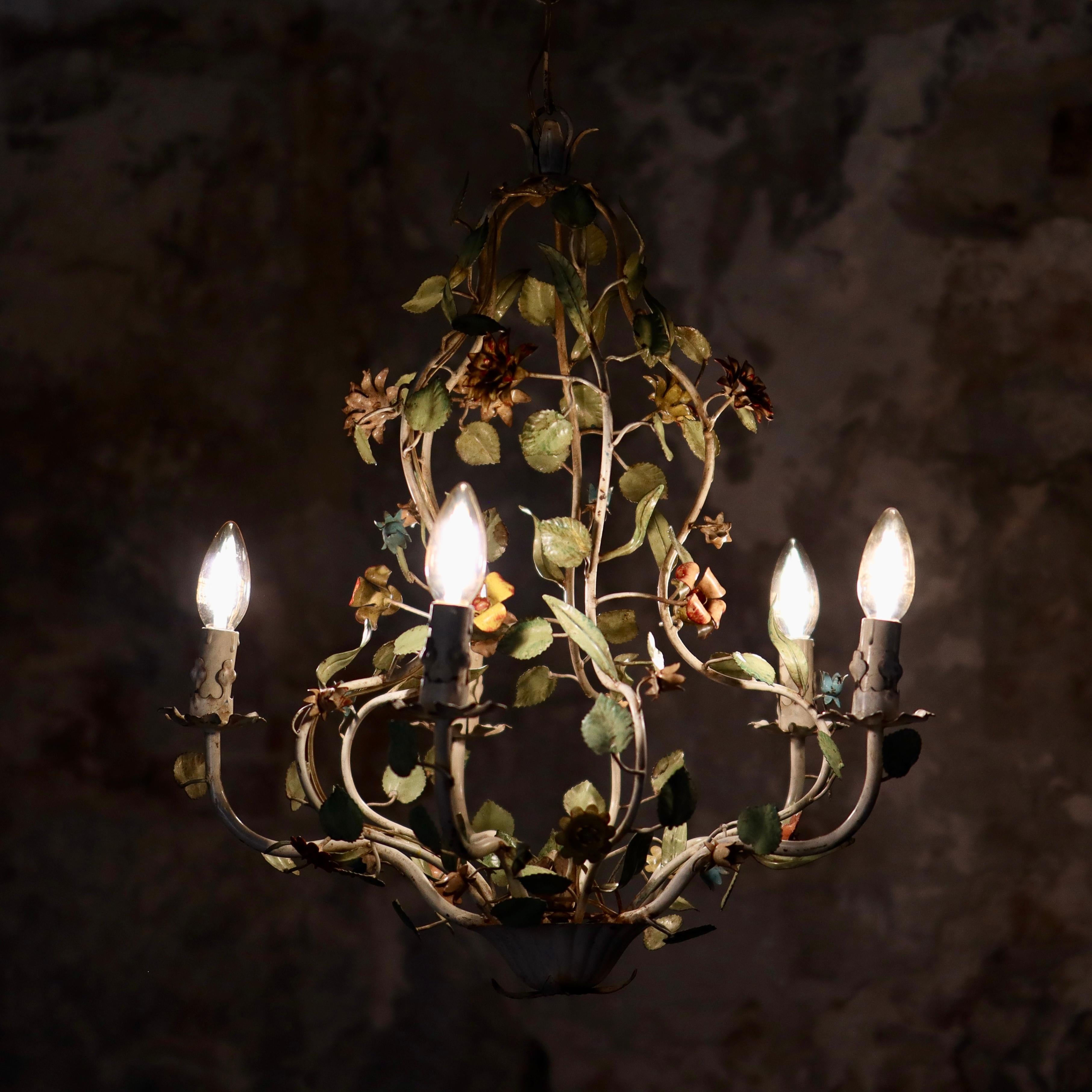 Large flowers and leaves toleware chandelier from the 1940s, Italy 13