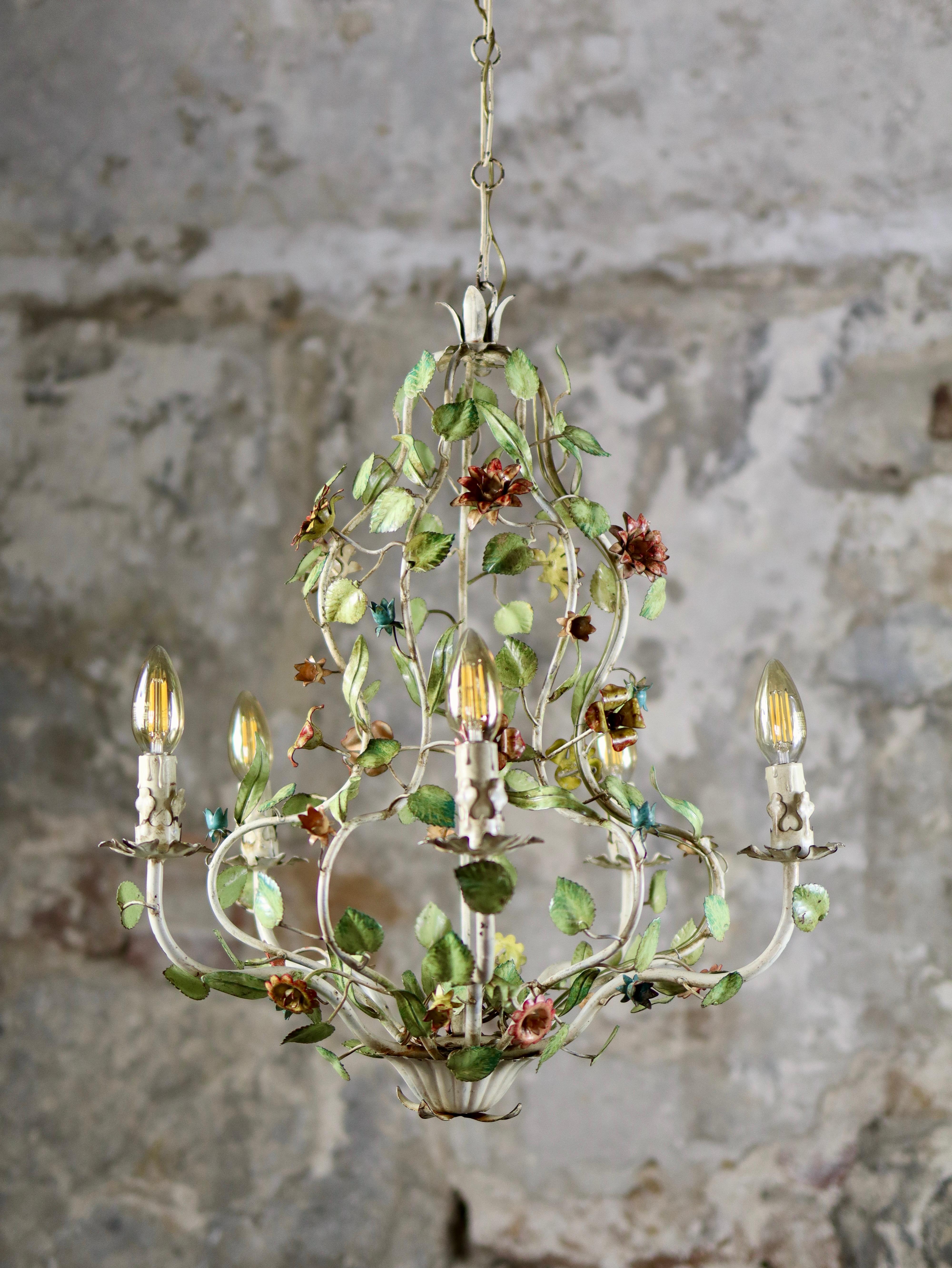 Romantic Large flowers and leaves toleware chandelier from the 1940s, Italy